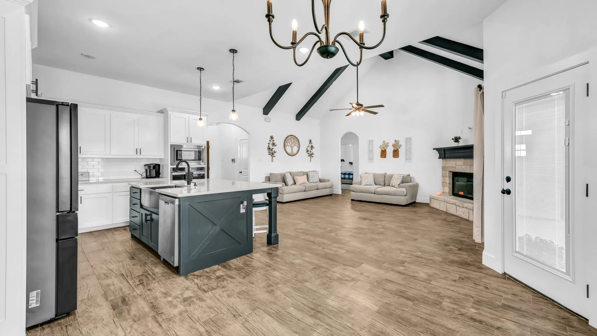 Single Family Residence For Rent in Parker County , 1175 Paradise Parkway, Poolville, Texas 76487, 4 Bedroom, 2 Bathroom, 3 Garage spaces, 2,300 Sqft, built in 2022, mls#21400397, Real Estate Agent in Poolville, Homes For Rent in Parker county, Homes For Rent in Poolville, Realtor in Poolville Texas, Real Estate Brokerage Independent Realty Texas, Luminita Cordes Realtor