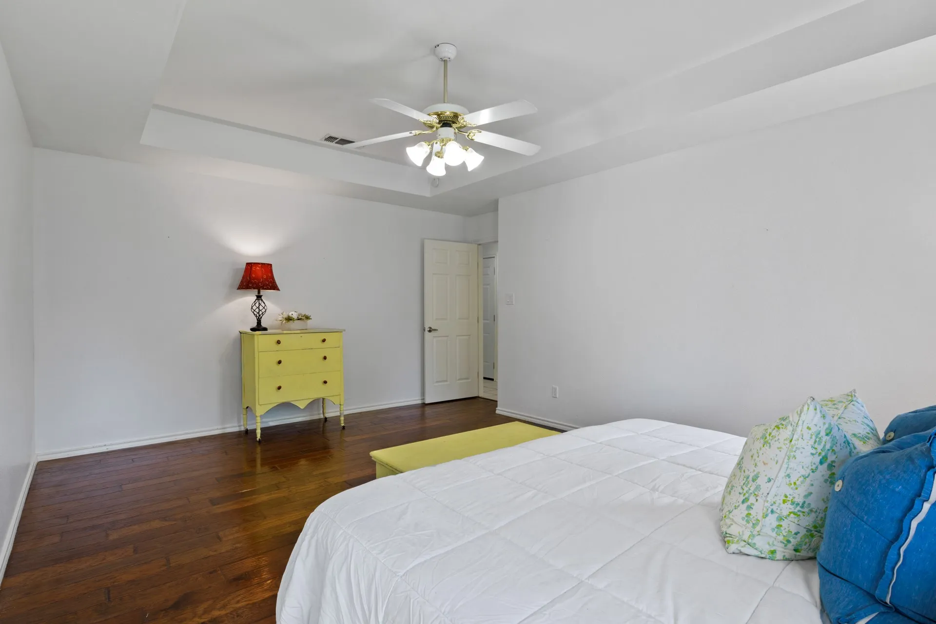 Single Family Residence For Sale in Titus County , 110 Diane Lane, Mt Pleasant, Texas 75455, 3 Bedroom, 3 Bathroom, 2 Garage spaces, 2,296 Sqft, built in 1999, mls#21397417, Real Estate Agent in Mt Pleasant, Homes For Sale in Titus county, Homes For Sale in Mt Pleasant, Realtor in Mt Pleasant Texas, Real Estate Brokerage Independent Realty Texas, Luminita Cordes Realtor