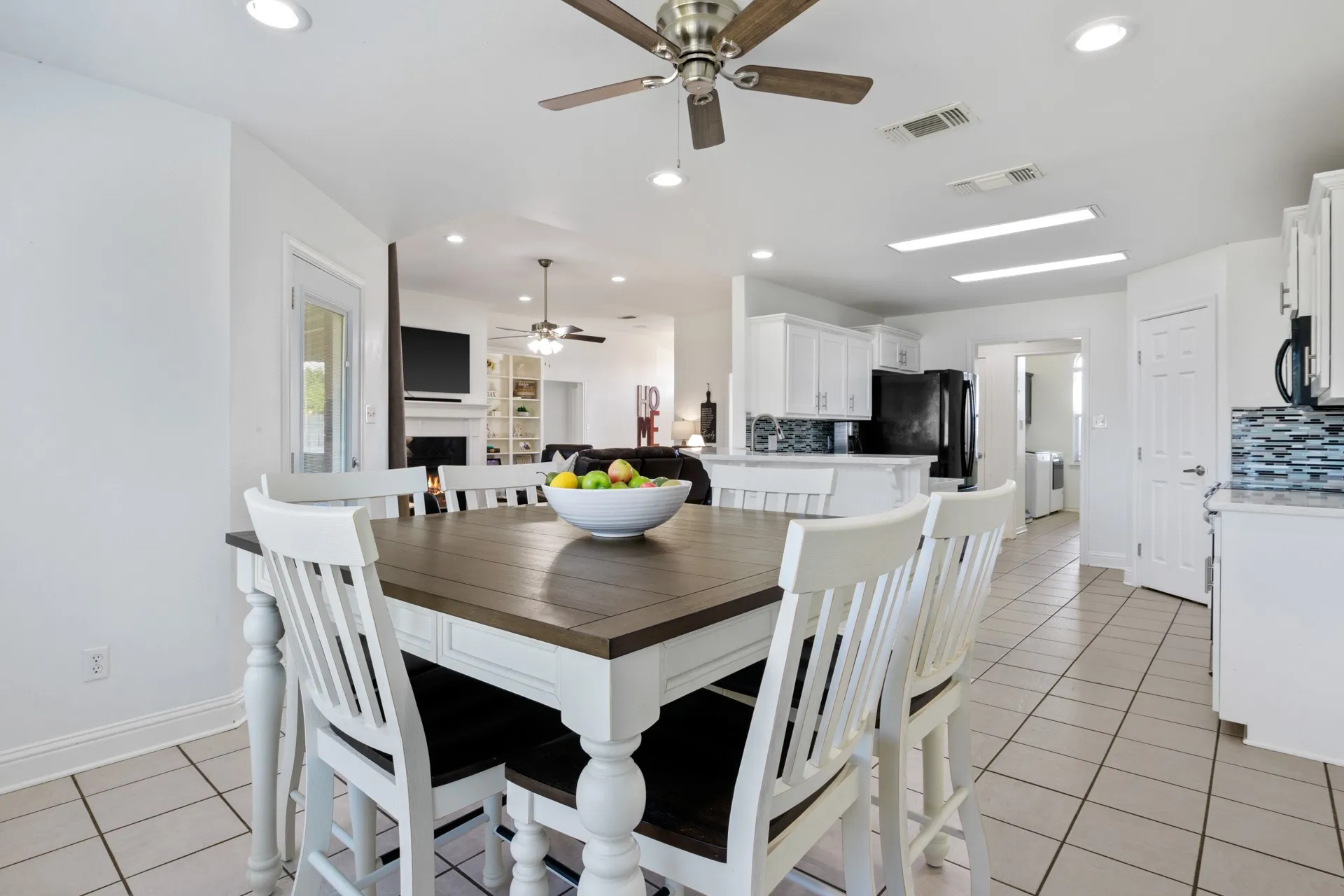 Single Family Residence For Sale in Titus County , 110 Diane Lane, Mt Pleasant, Texas 75455, 3 Bedroom, 3 Bathroom, 2 Garage spaces, 2,296 Sqft, built in 1999, mls#21397417, Real Estate Agent in Mt Pleasant, Homes For Sale in Titus county, Homes For Sale in Mt Pleasant, Realtor in Mt Pleasant Texas, Real Estate Brokerage Independent Realty Texas, Luminita Cordes Realtor