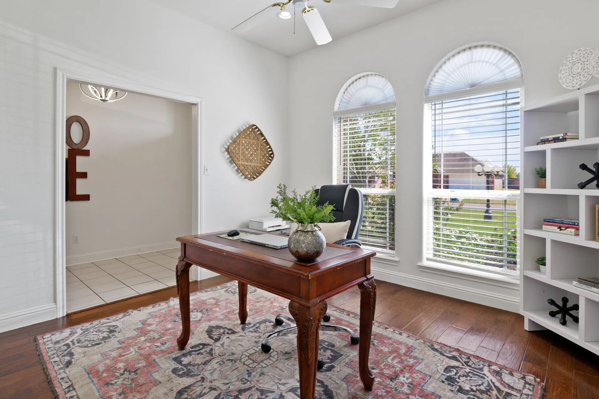 Single Family Residence For Sale in Titus County , 110 Diane Lane, Mt Pleasant, Texas 75455, 3 Bedroom, 3 Bathroom, 2 Garage spaces, 2,296 Sqft, built in 1999, mls#21397417, Real Estate Agent in Mt Pleasant, Homes For Sale in Titus county, Homes For Sale in Mt Pleasant, Realtor in Mt Pleasant Texas, Real Estate Brokerage Independent Realty Texas, Luminita Cordes Realtor