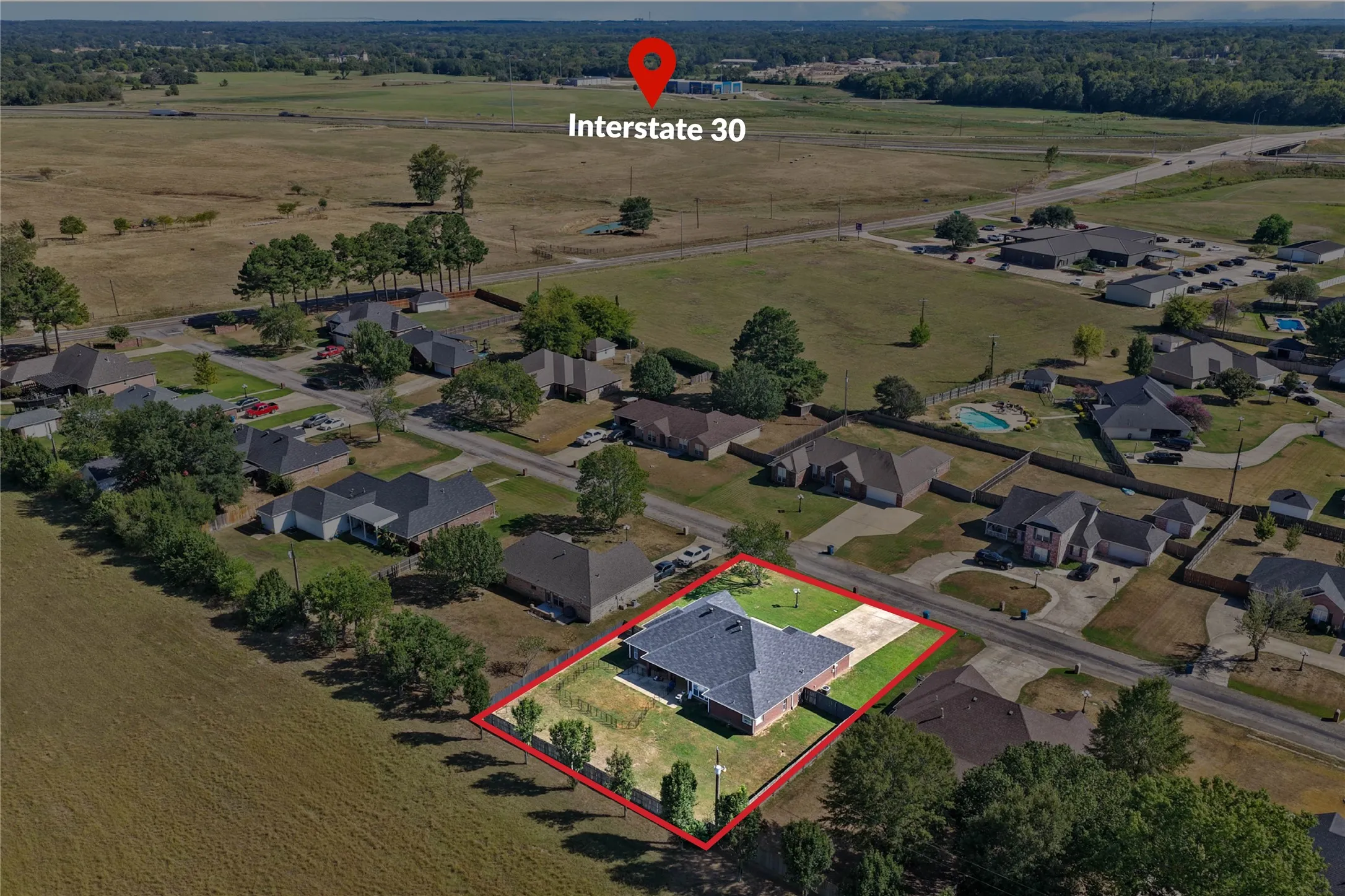 Single Family Residence For Sale in Titus County , 110 Diane Lane, Mt Pleasant, Texas 75455, 3 Bedroom, 3 Bathroom, 2 Garage spaces, 2,296 Sqft, built in 1999, mls#21397417, Real Estate Agent in Mt Pleasant, Homes For Sale in Titus county, Homes For Sale in Mt Pleasant, Realtor in Mt Pleasant Texas, Real Estate Brokerage Independent Realty Texas, Luminita Cordes Realtor
