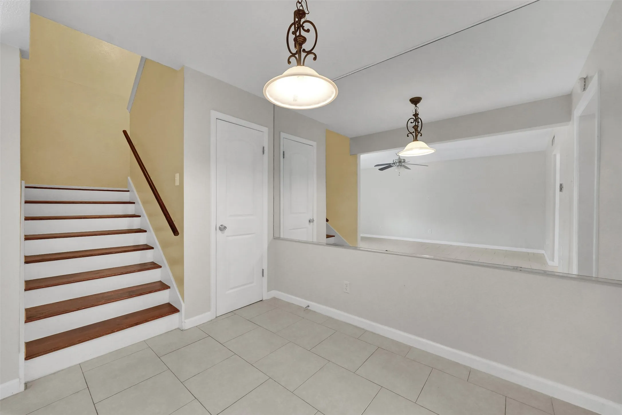 Condominium For Rent in Dallas County , 1817 E Grauwyler Road 158, Irving, Texas 75061, 2 Bedroom, 2 Bathroom, Garage spaces, 1,084 Sqft, built in 1970, mls#21385213, Real Estate Agent in Irving, Homes For Rent in Dallas county, Homes For Rent in Irving, Realtor in Irving Texas, Real Estate Brokerage Independent Realty Texas, Luminita Cordes Realtor