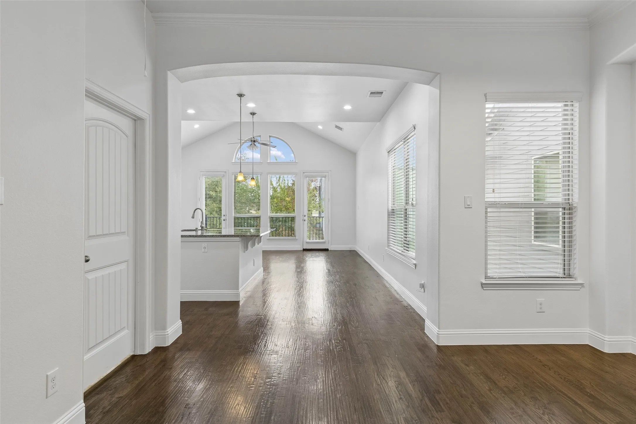 Townhouse For Sale in Dallas County , 833 Rohan Drive, Richardson, Texas 75081, 3 Bedroom, 3 Bathroom, 2 Garage spaces, 2,012 Sqft, built in 2016, mls#21398749, Real Estate Agent in Richardson, Homes For Sale in Dallas county, Homes For Sale in Richardson, Realtor in Richardson Texas, Real Estate Brokerage Independent Realty Texas, Luminita Cordes Realtor