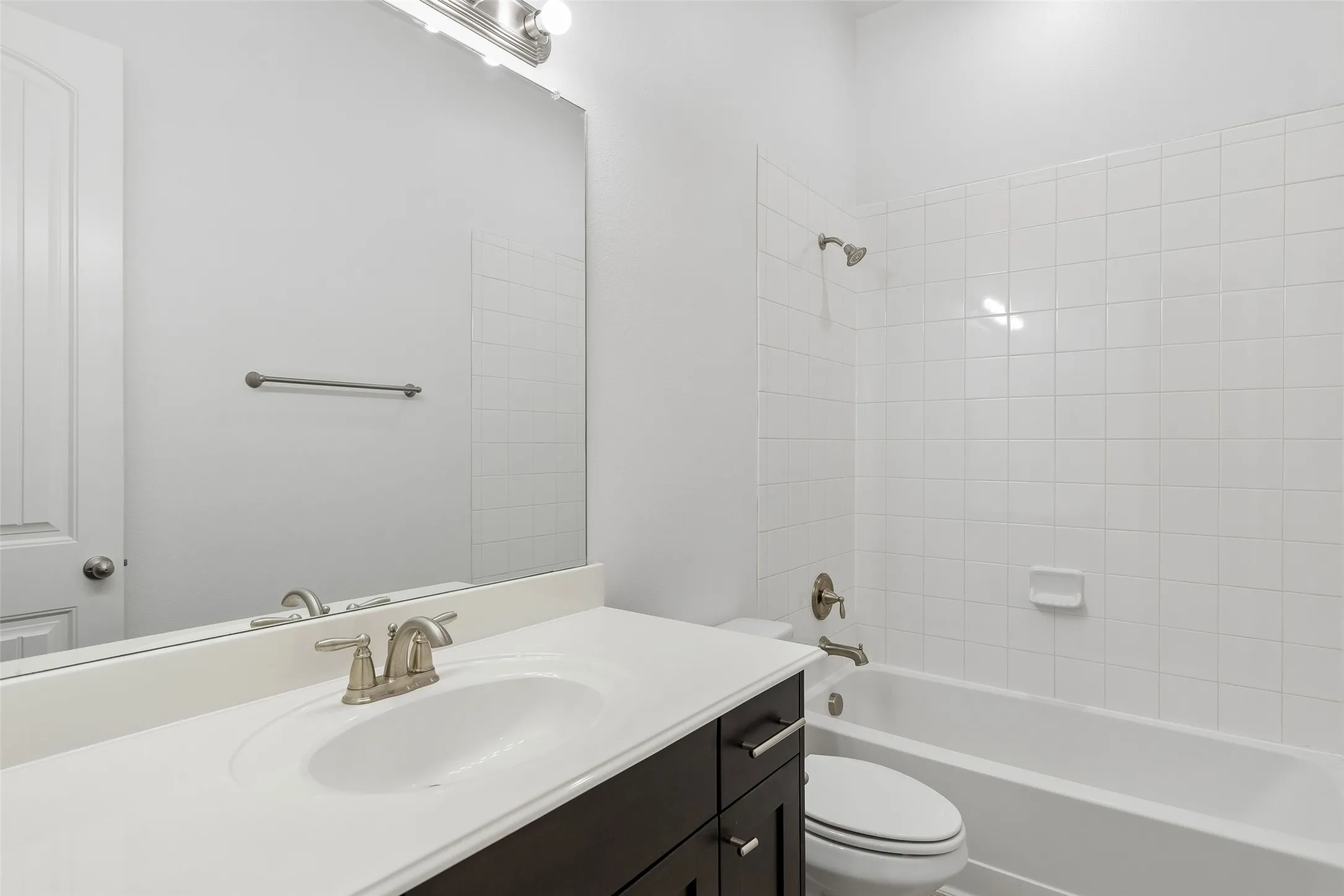 Townhouse For Sale in Dallas County , 833 Rohan Drive, Richardson, Texas 75081, 3 Bedroom, 3 Bathroom, 2 Garage spaces, 2,012 Sqft, built in 2016, mls#21398749, Real Estate Agent in Richardson, Homes For Sale in Dallas county, Homes For Sale in Richardson, Realtor in Richardson Texas, Real Estate Brokerage Independent Realty Texas, Luminita Cordes Realtor