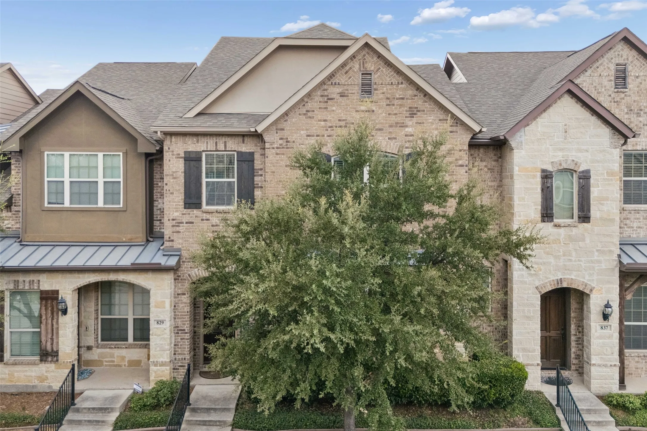 Townhouse For Sale in Dallas County , 833 Rohan Drive, Richardson, Texas 75081, 3 Bedroom, 3 Bathroom, 2 Garage spaces, 2,012 Sqft, built in 2016, mls#21398749, Real Estate Agent in Richardson, Homes For Sale in Dallas county, Homes For Sale in Richardson, Realtor in Richardson Texas, Real Estate Brokerage Independent Realty Texas, Luminita Cordes Realtor