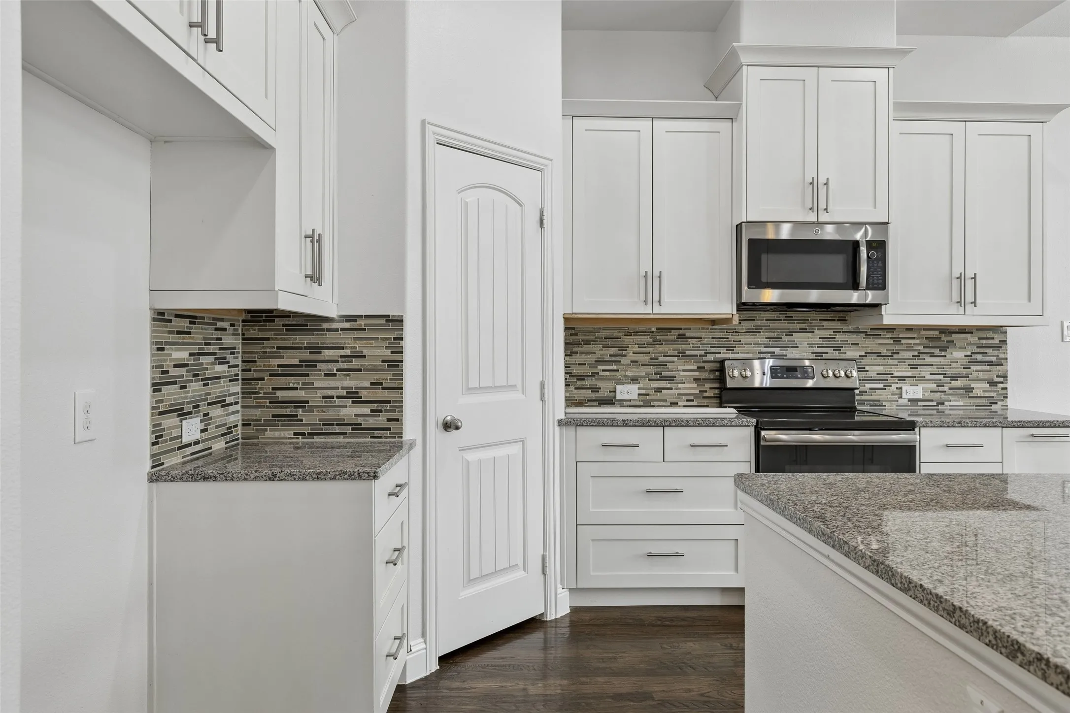 Townhouse For Sale in Dallas County , 833 Rohan Drive, Richardson, Texas 75081, 3 Bedroom, 3 Bathroom, 2 Garage spaces, 2,012 Sqft, built in 2016, mls#21398749, Real Estate Agent in Richardson, Homes For Sale in Dallas county, Homes For Sale in Richardson, Realtor in Richardson Texas, Real Estate Brokerage Independent Realty Texas, Luminita Cordes Realtor
