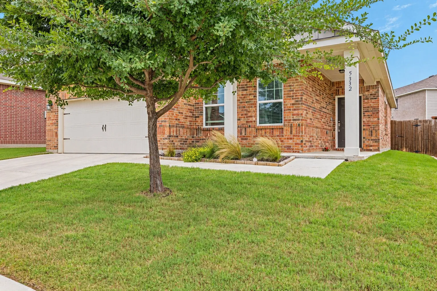 Single Family Residence For Rent in Tarrant County , 5332 Northfield Drive, Fort Worth, Texas 76179, 3 Bedroom, 2 Bathroom, 2 Garage spaces, 1,424 Sqft, built in 2020, mls#21401976, Real Estate Agent in Fort Worth, Homes For Rent in Tarrant county, Homes For Rent in Fort Worth, Realtor in Fort Worth Texas, Real Estate Brokerage Independent Realty Texas, Luminita Cordes Realtor