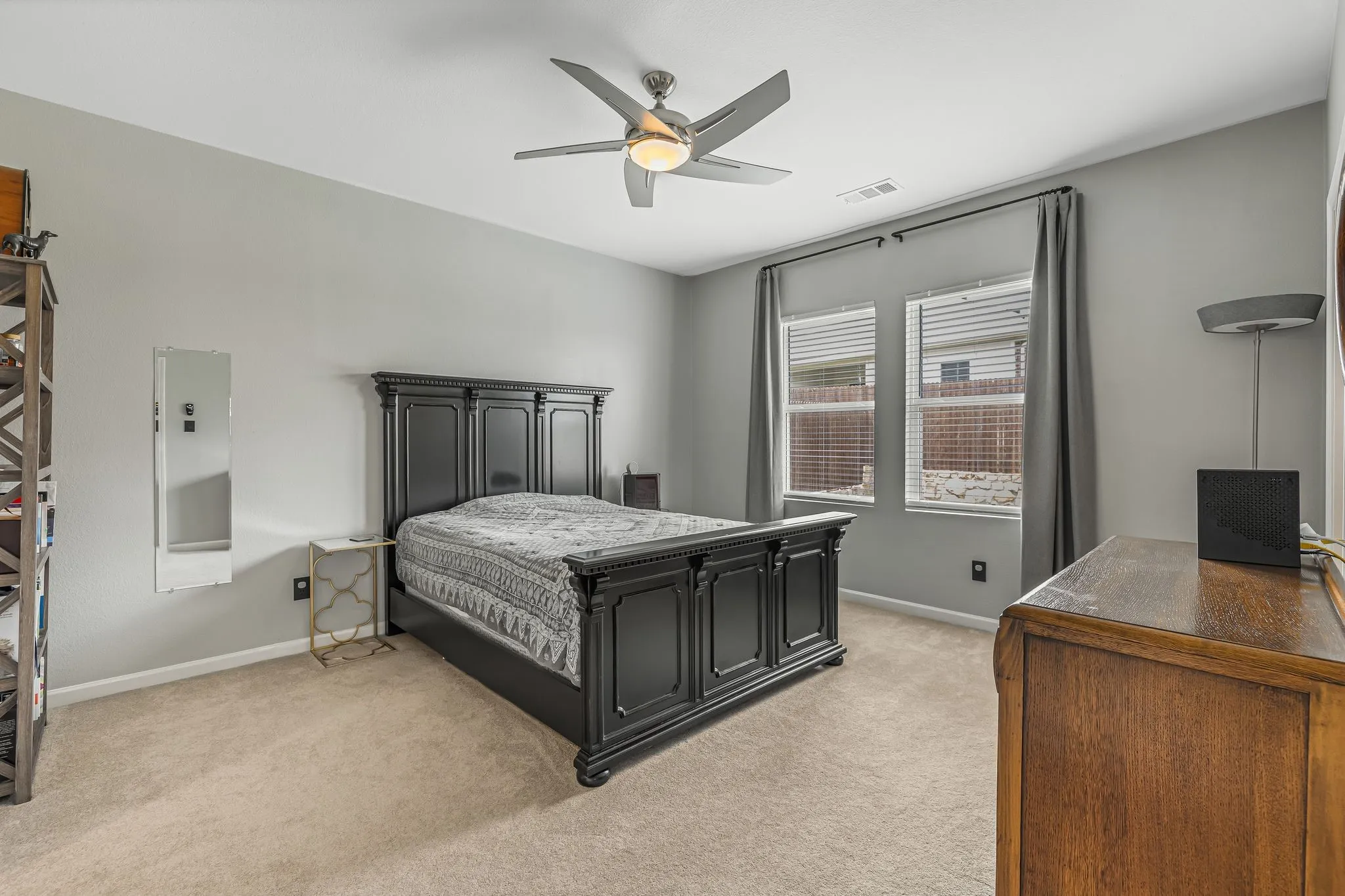 Single Family Residence For Rent in Tarrant County , 5332 Northfield Drive, Fort Worth, Texas 76179, 3 Bedroom, 2 Bathroom, 2 Garage spaces, 1,424 Sqft, built in 2020, mls#21401976, Real Estate Agent in Fort Worth, Homes For Rent in Tarrant county, Homes For Rent in Fort Worth, Realtor in Fort Worth Texas, Real Estate Brokerage Independent Realty Texas, Luminita Cordes Realtor