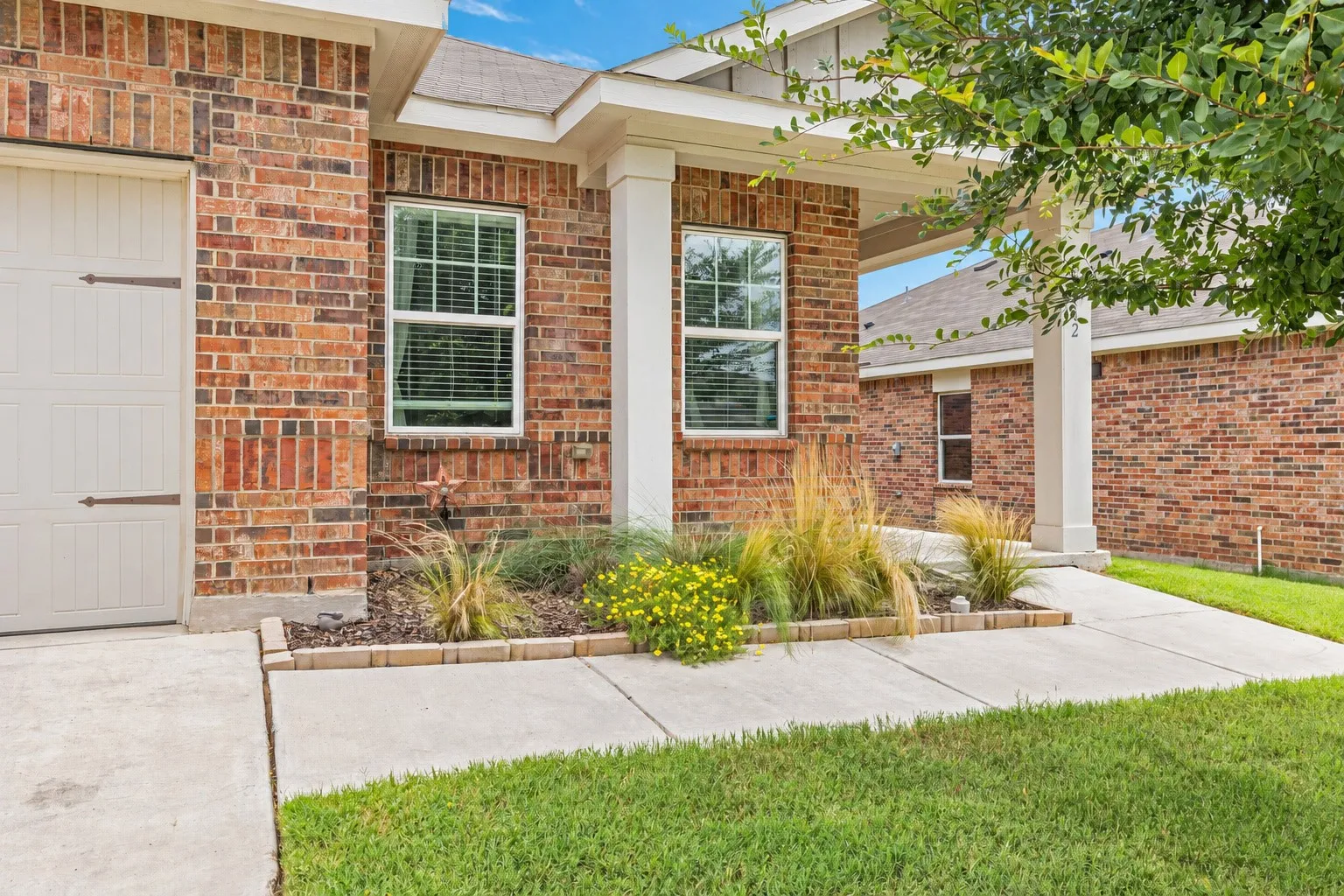 Single Family Residence For Rent in Tarrant County , 5332 Northfield Drive, Fort Worth, Texas 76179, 3 Bedroom, 2 Bathroom, 2 Garage spaces, 1,424 Sqft, built in 2020, mls#21401976, Real Estate Agent in Fort Worth, Homes For Rent in Tarrant county, Homes For Rent in Fort Worth, Realtor in Fort Worth Texas, Real Estate Brokerage Independent Realty Texas, Luminita Cordes Realtor