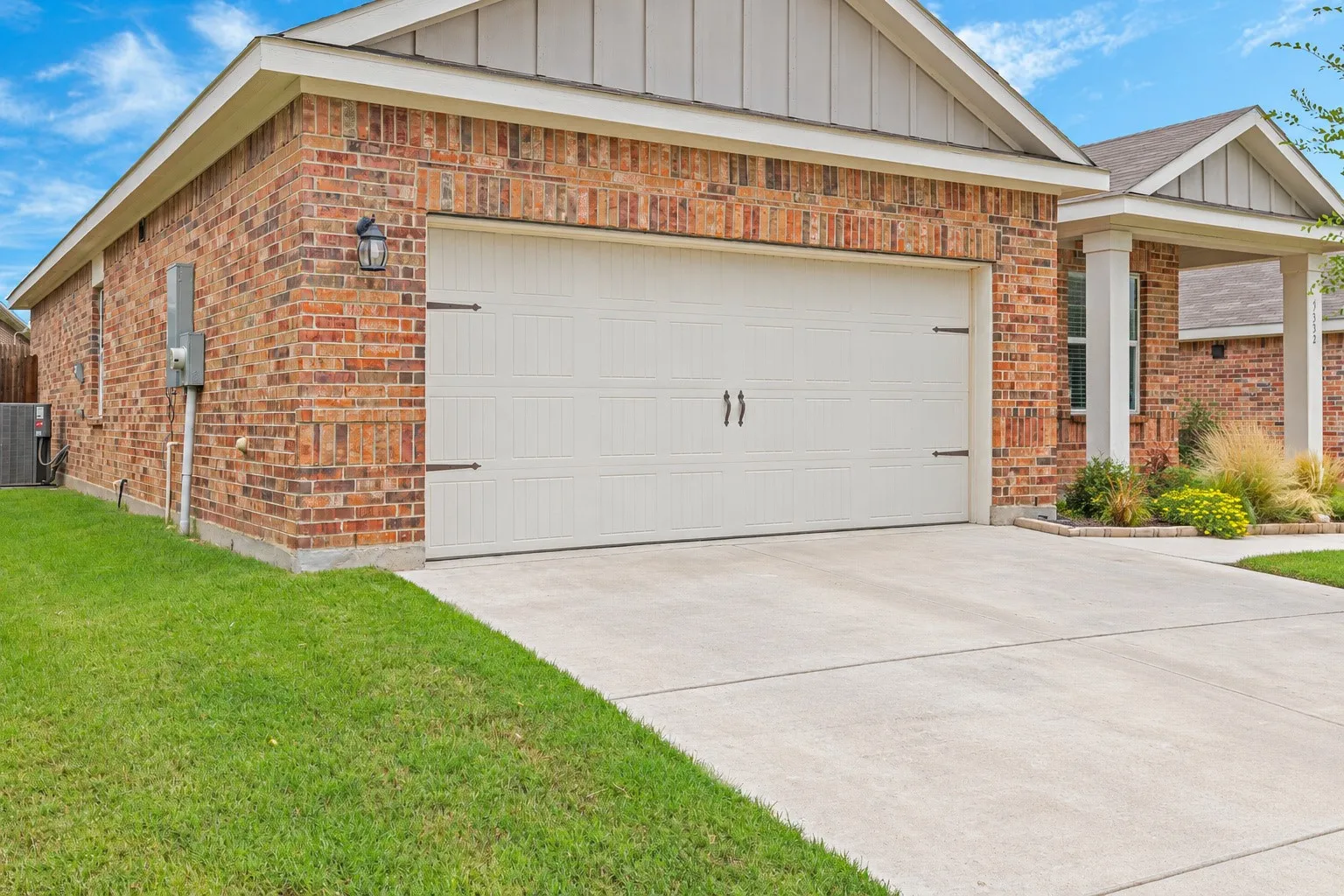 Single Family Residence For Rent in Tarrant County , 5332 Northfield Drive, Fort Worth, Texas 76179, 3 Bedroom, 2 Bathroom, 2 Garage spaces, 1,424 Sqft, built in 2020, mls#21401976, Real Estate Agent in Fort Worth, Homes For Rent in Tarrant county, Homes For Rent in Fort Worth, Realtor in Fort Worth Texas, Real Estate Brokerage Independent Realty Texas, Luminita Cordes Realtor