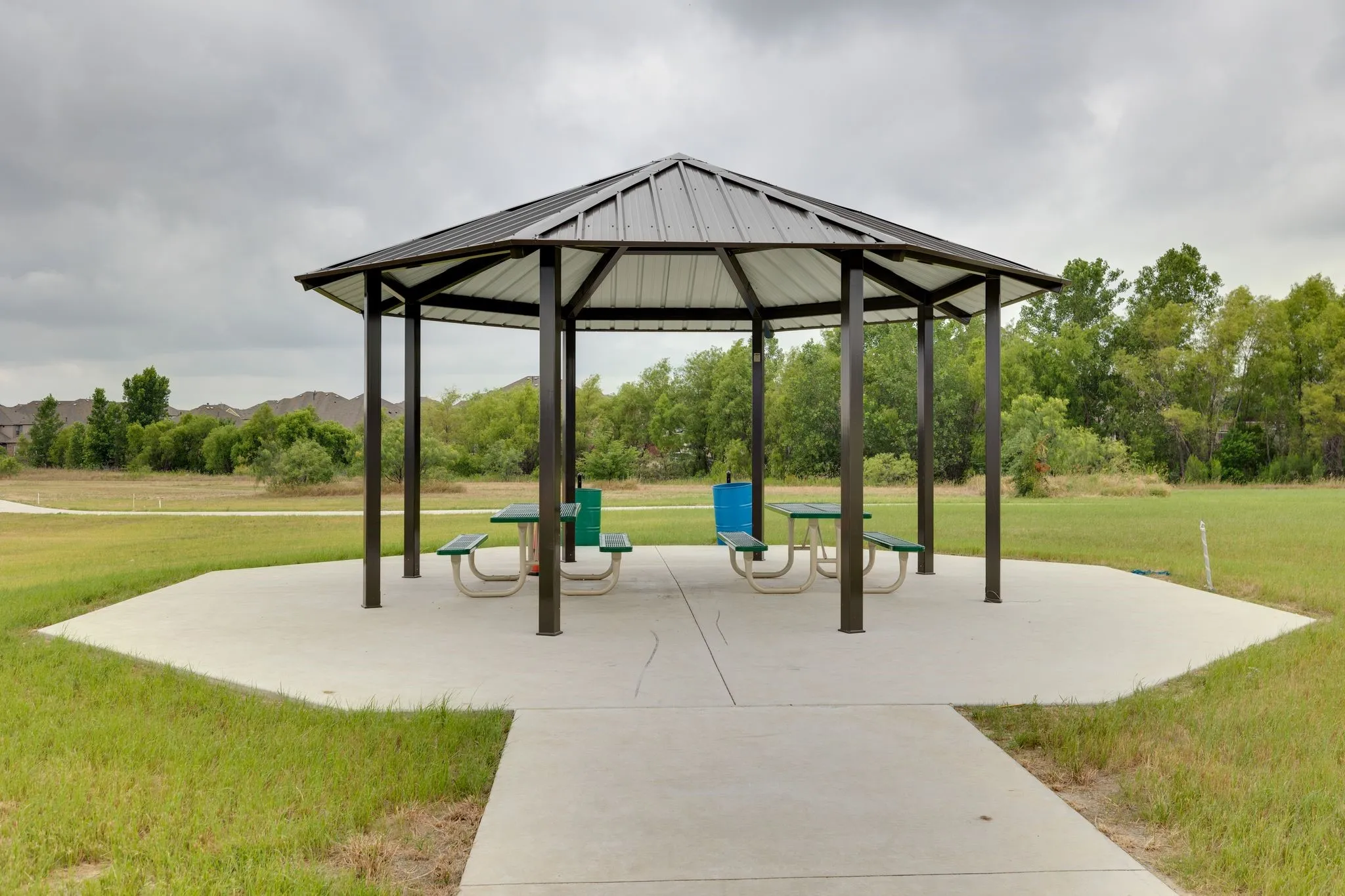 Single Family Residence For Rent in Tarrant County , 5332 Northfield Drive, Fort Worth, Texas 76179, 3 Bedroom, 2 Bathroom, 2 Garage spaces, 1,424 Sqft, built in 2020, mls#21401976, Real Estate Agent in Fort Worth, Homes For Rent in Tarrant county, Homes For Rent in Fort Worth, Realtor in Fort Worth Texas, Real Estate Brokerage Independent Realty Texas, Luminita Cordes Realtor