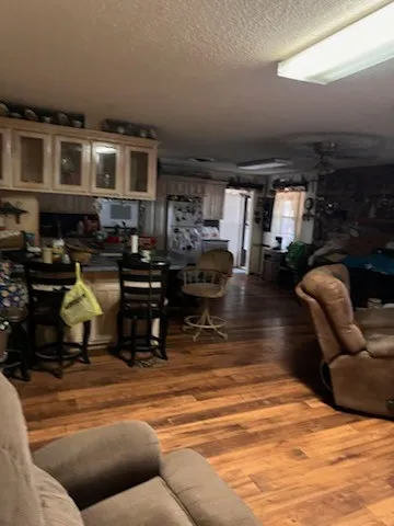 Single Family Residence For Sale in Ector County , 4929 W Baldwin Street, Odessa, Texas 79764, 4 Bedroom, 3 Bathroom, 2 Garage spaces, 3,076 Sqft, built in 1975, mls#21401971, Real Estate Agent in Odessa, Homes For Sale in Ector county, Homes For Sale in Odessa, Realtor in Odessa Texas, Real Estate Brokerage Independent Realty Texas, Luminita Cordes Realtor