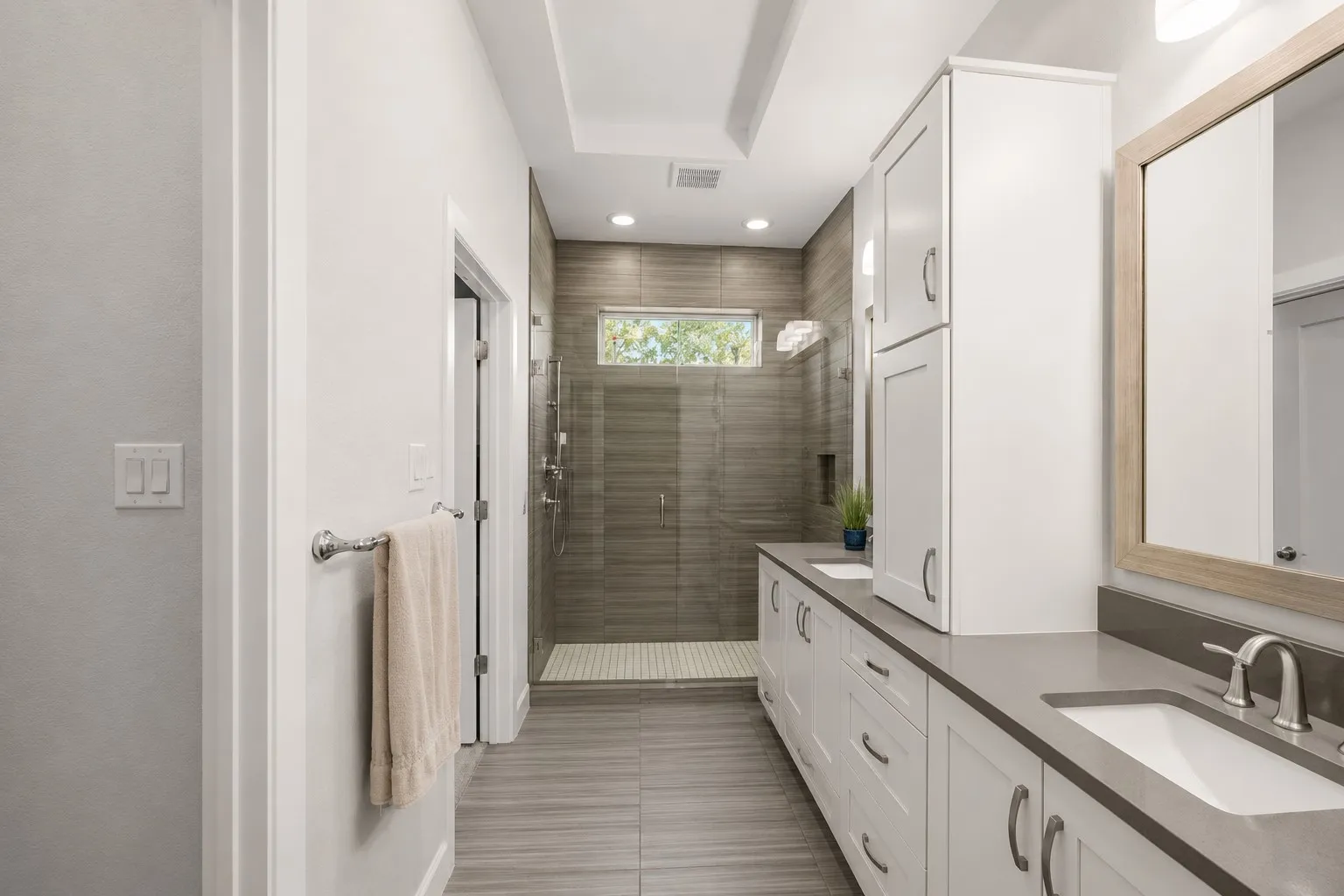 Single Family Residence For Rent in Dallas County , 730 Spanish Oaks Place, Dallas, Texas 75204, 3 Bedroom, 5 Bathroom, 2 Garage spaces, 2,354 Sqft, built in 2016, mls#21400562, Real Estate Agent in Dallas, Homes For Rent in Dallas county, Homes For Rent in Dallas, Realtor in Dallas Texas, Real Estate Brokerage Independent Realty Texas, Luminita Cordes Realtor