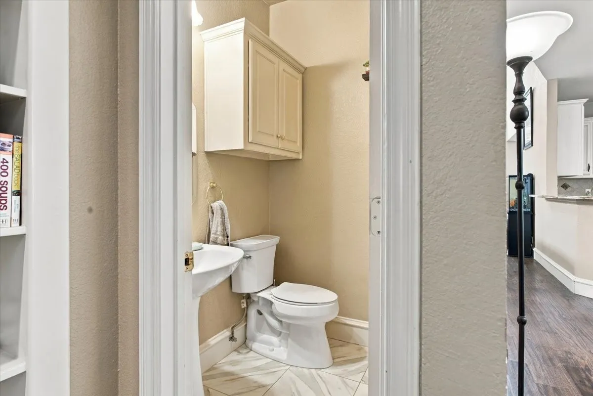 Single Family Residence For Sale in Collin County , 9205 Cedardale Drive, Plano, Texas 75025, 4 Bedroom, 4 Bathroom, 2 Garage spaces, 2,865 Sqft, built in 1999, mls#21401298, Real Estate Agent in Plano, Homes For Sale in Collin county, Homes For Sale in Plano, Realtor in Plano Texas, Real Estate Brokerage Independent Realty Texas, Luminita Cordes Realtor