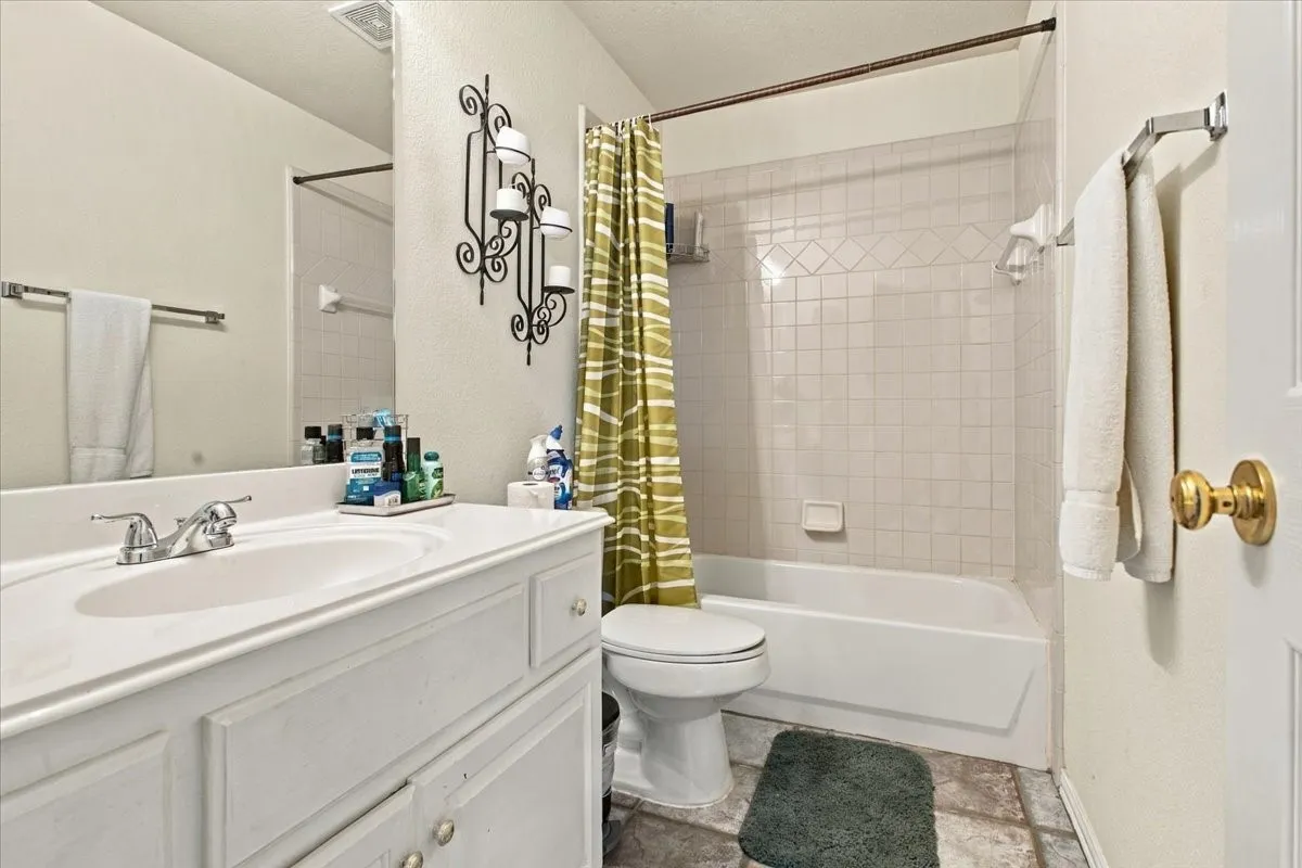 Single Family Residence For Sale in Collin County , 9205 Cedardale Drive, Plano, Texas 75025, 4 Bedroom, 4 Bathroom, 2 Garage spaces, 2,865 Sqft, built in 1999, mls#21401298, Real Estate Agent in Plano, Homes For Sale in Collin county, Homes For Sale in Plano, Realtor in Plano Texas, Real Estate Brokerage Independent Realty Texas, Luminita Cordes Realtor
