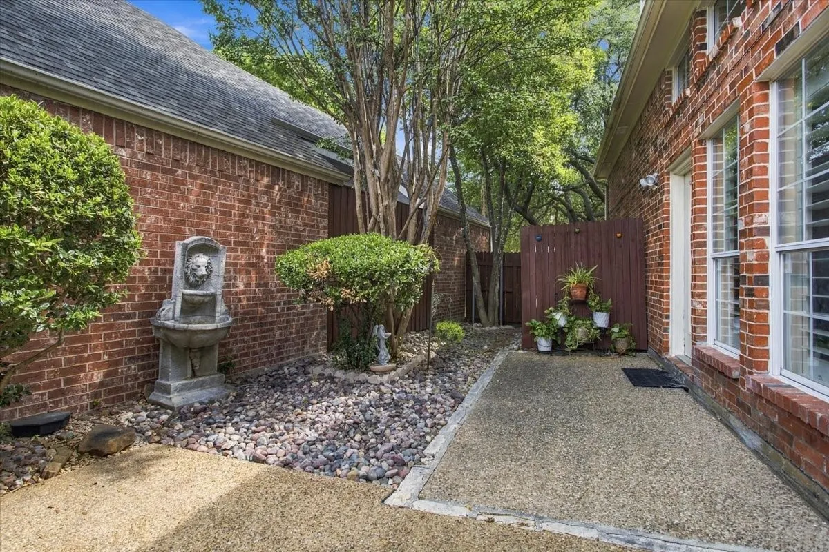 Single Family Residence For Sale in Collin County , 9205 Cedardale Drive, Plano, Texas 75025, 4 Bedroom, 4 Bathroom, 2 Garage spaces, 2,865 Sqft, built in 1999, mls#21401298, Real Estate Agent in Plano, Homes For Sale in Collin county, Homes For Sale in Plano, Realtor in Plano Texas, Real Estate Brokerage Independent Realty Texas, Luminita Cordes Realtor