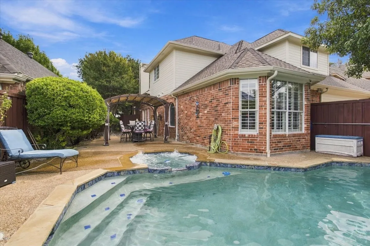Single Family Residence For Sale in Collin County , 9205 Cedardale Drive, Plano, Texas 75025, 4 Bedroom, 4 Bathroom, 2 Garage spaces, 2,865 Sqft, built in 1999, mls#21401298, Real Estate Agent in Plano, Homes For Sale in Collin county, Homes For Sale in Plano, Realtor in Plano Texas, Real Estate Brokerage Independent Realty Texas, Luminita Cordes Realtor