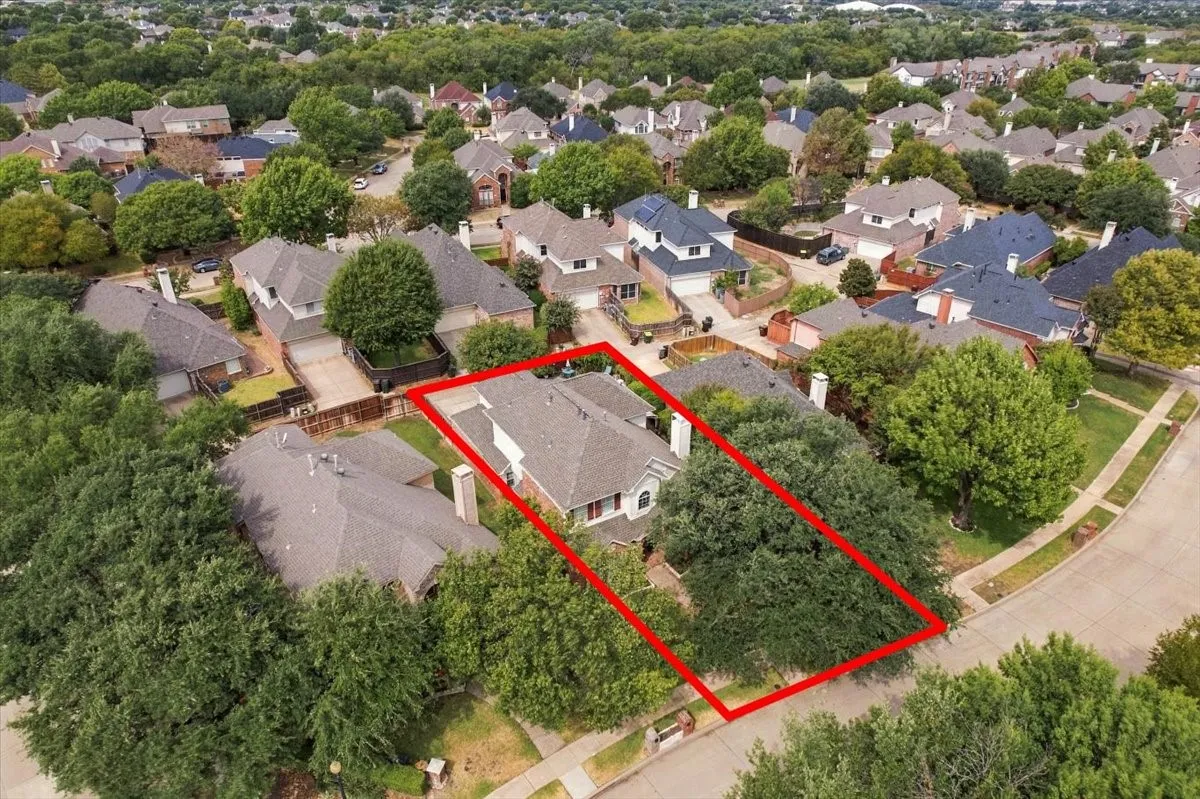 Single Family Residence For Sale in Collin County , 9205 Cedardale Drive, Plano, Texas 75025, 4 Bedroom, 4 Bathroom, 2 Garage spaces, 2,865 Sqft, built in 1999, mls#21401298, Real Estate Agent in Plano, Homes For Sale in Collin county, Homes For Sale in Plano, Realtor in Plano Texas, Real Estate Brokerage Independent Realty Texas, Luminita Cordes Realtor