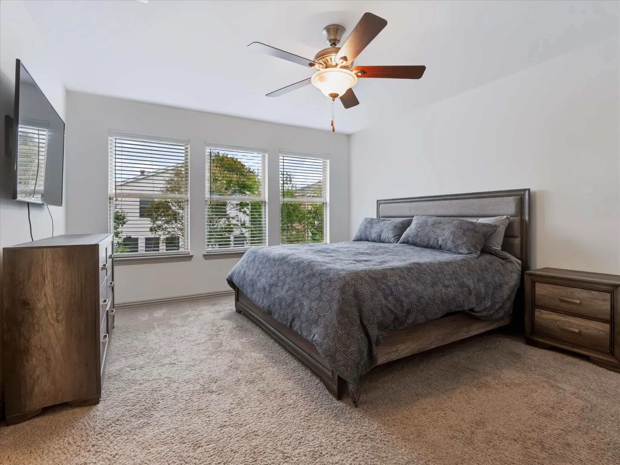 Single Family Residence For Sale in Denton County , 1387 Bonanza Lane, Lewisville, Texas 75077, 3 Bedroom, 3 Bathroom, 2 Garage spaces, 2,034 Sqft, built in 2019, mls#21395215, Real Estate Agent in Lewisville, Homes For Sale in Denton county, Homes For Sale in Lewisville, Realtor in Lewisville Texas, Real Estate Brokerage Independent Realty Texas, Luminita Cordes Realtor