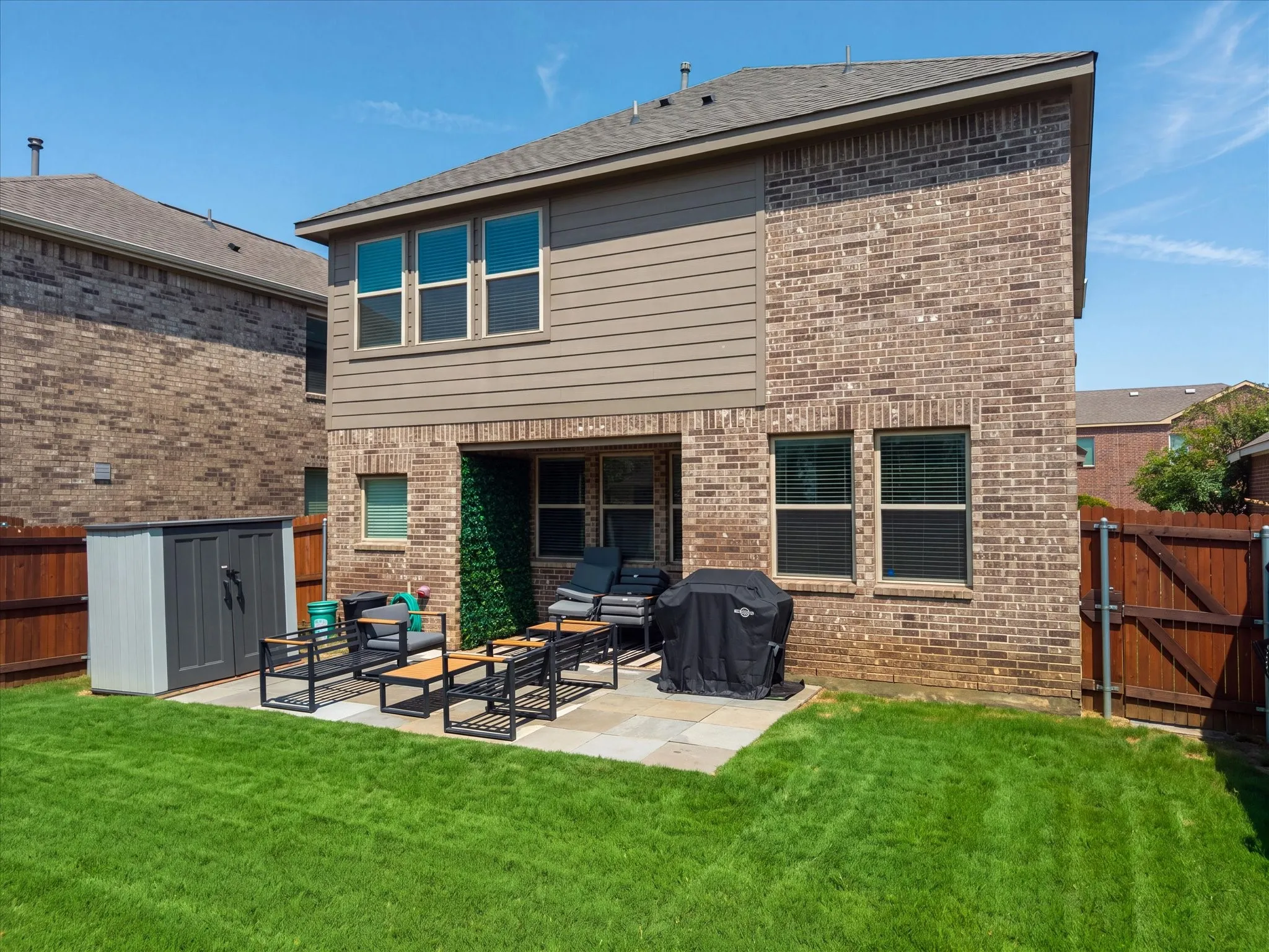 Single Family Residence For Sale in Denton County , 1387 Bonanza Lane, Lewisville, Texas 75077, 3 Bedroom, 3 Bathroom, 2 Garage spaces, 2,034 Sqft, built in 2019, mls#21395215, Real Estate Agent in Lewisville, Homes For Sale in Denton county, Homes For Sale in Lewisville, Realtor in Lewisville Texas, Real Estate Brokerage Independent Realty Texas, Luminita Cordes Realtor