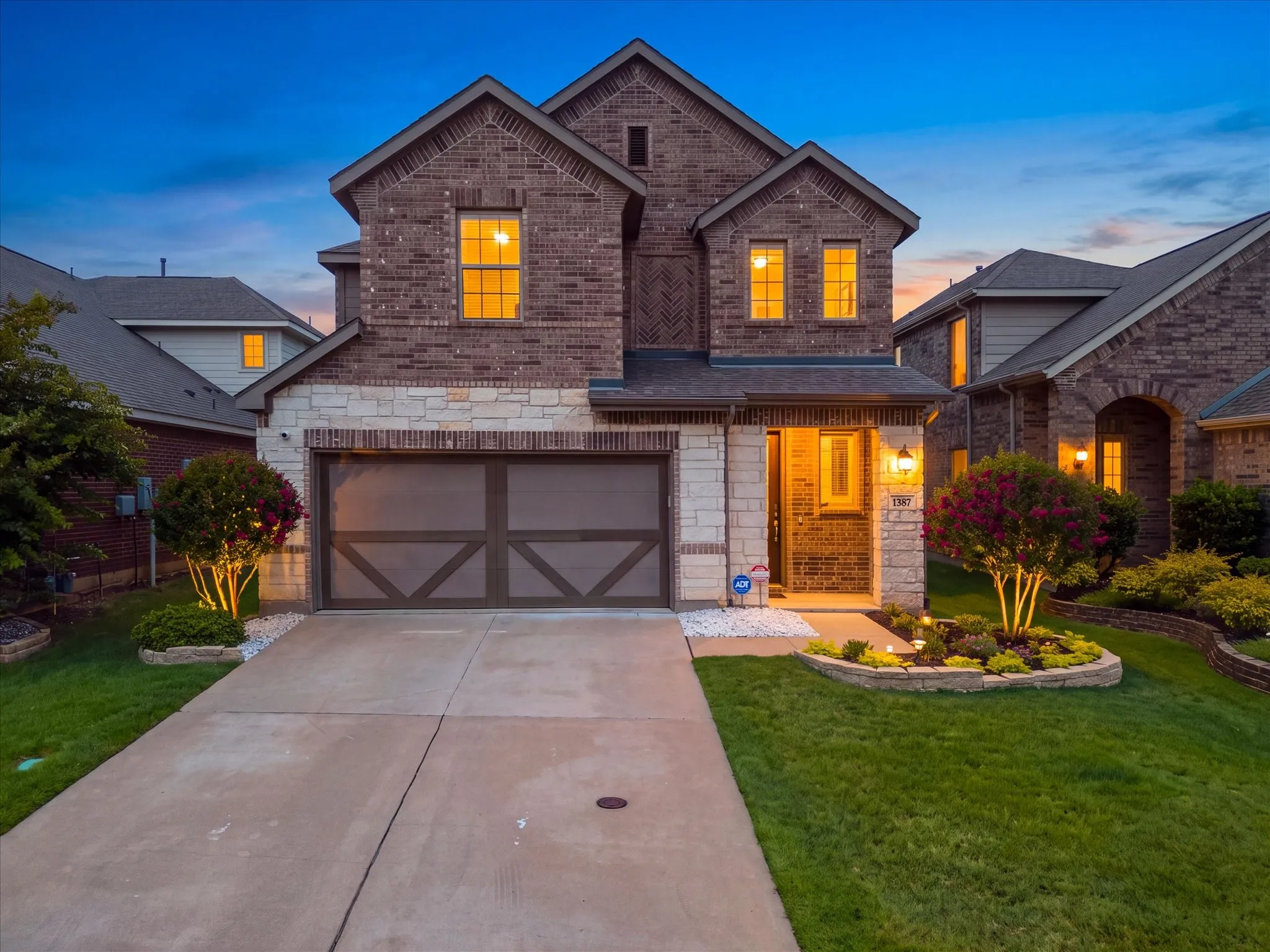 Single Family Residence For Sale in Denton County , 1387 Bonanza Lane, Lewisville, Texas 75077, 3 Bedroom, 3 Bathroom, 2 Garage spaces, 2,034 Sqft, built in 2019, mls#21395215, Real Estate Agent in Lewisville, Homes For Sale in Denton county, Homes For Sale in Lewisville, Realtor in Lewisville Texas, Real Estate Brokerage Independent Realty Texas, Luminita Cordes Realtor