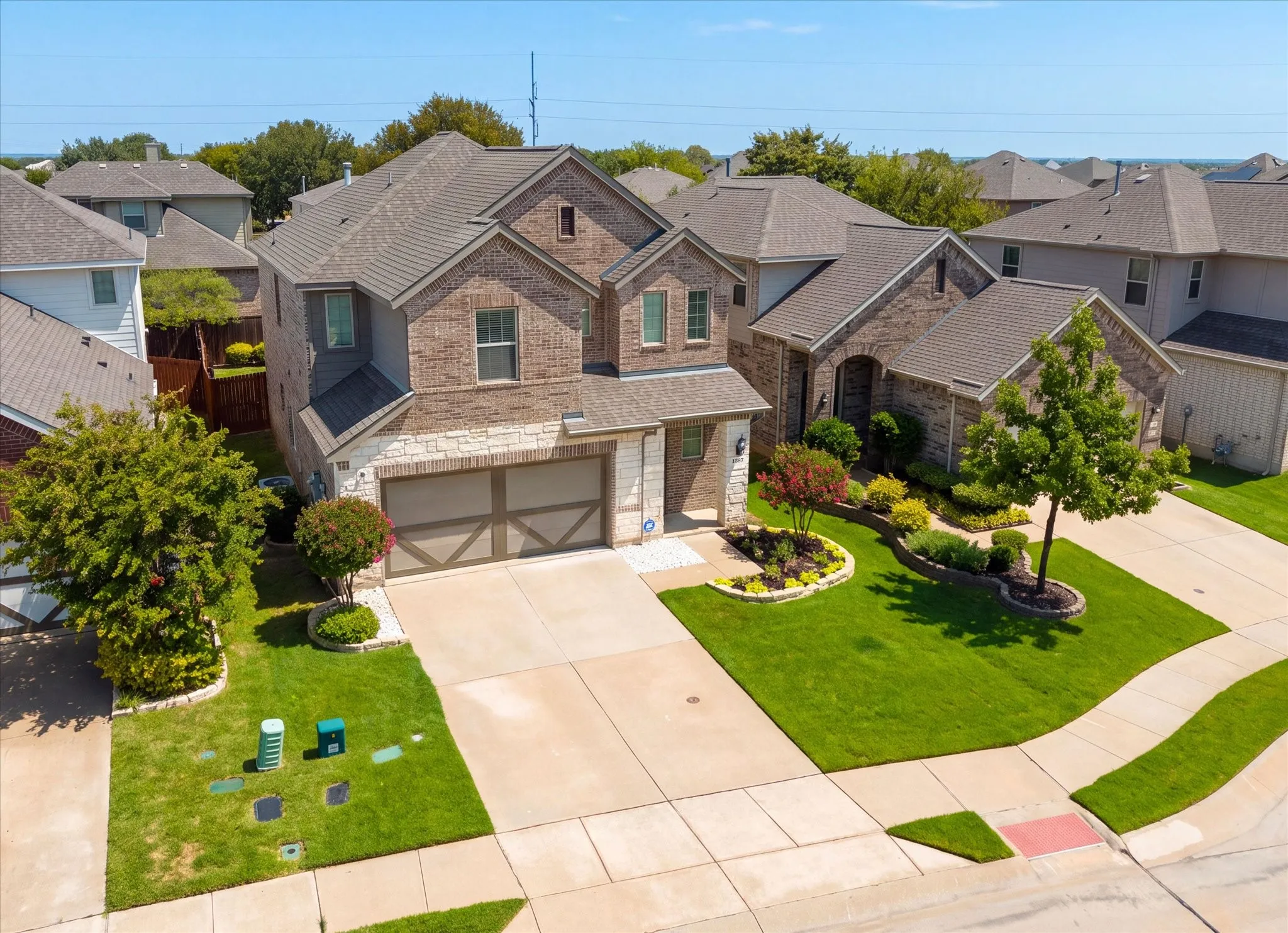 Single Family Residence For Sale in Denton County , 1387 Bonanza Lane, Lewisville, Texas 75077, 3 Bedroom, 3 Bathroom, 2 Garage spaces, 2,034 Sqft, built in 2019, mls#21395215, Real Estate Agent in Lewisville, Homes For Sale in Denton county, Homes For Sale in Lewisville, Realtor in Lewisville Texas, Real Estate Brokerage Independent Realty Texas, Luminita Cordes Realtor