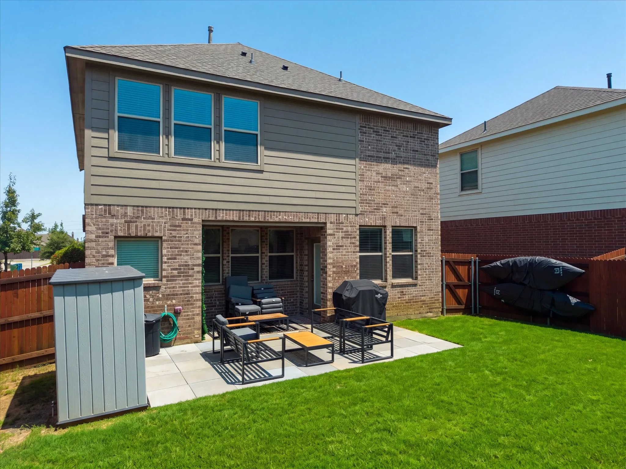 Single Family Residence For Sale in Denton County , 1387 Bonanza Lane, Lewisville, Texas 75077, 3 Bedroom, 3 Bathroom, 2 Garage spaces, 2,034 Sqft, built in 2019, mls#21395215, Real Estate Agent in Lewisville, Homes For Sale in Denton county, Homes For Sale in Lewisville, Realtor in Lewisville Texas, Real Estate Brokerage Independent Realty Texas, Luminita Cordes Realtor