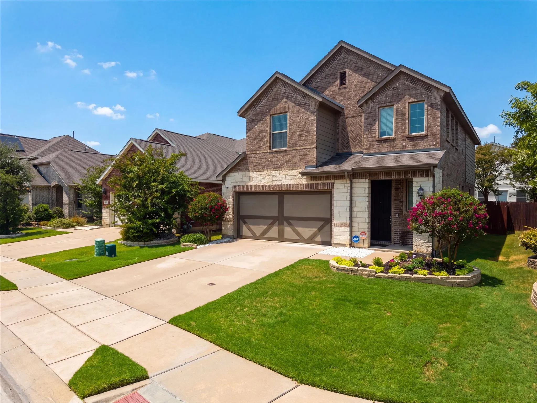 Single Family Residence For Sale in Denton County , 1387 Bonanza Lane, Lewisville, Texas 75077, 3 Bedroom, 3 Bathroom, 2 Garage spaces, 2,034 Sqft, built in 2019, mls#21395215, Real Estate Agent in Lewisville, Homes For Sale in Denton county, Homes For Sale in Lewisville, Realtor in Lewisville Texas, Real Estate Brokerage Independent Realty Texas, Luminita Cordes Realtor
