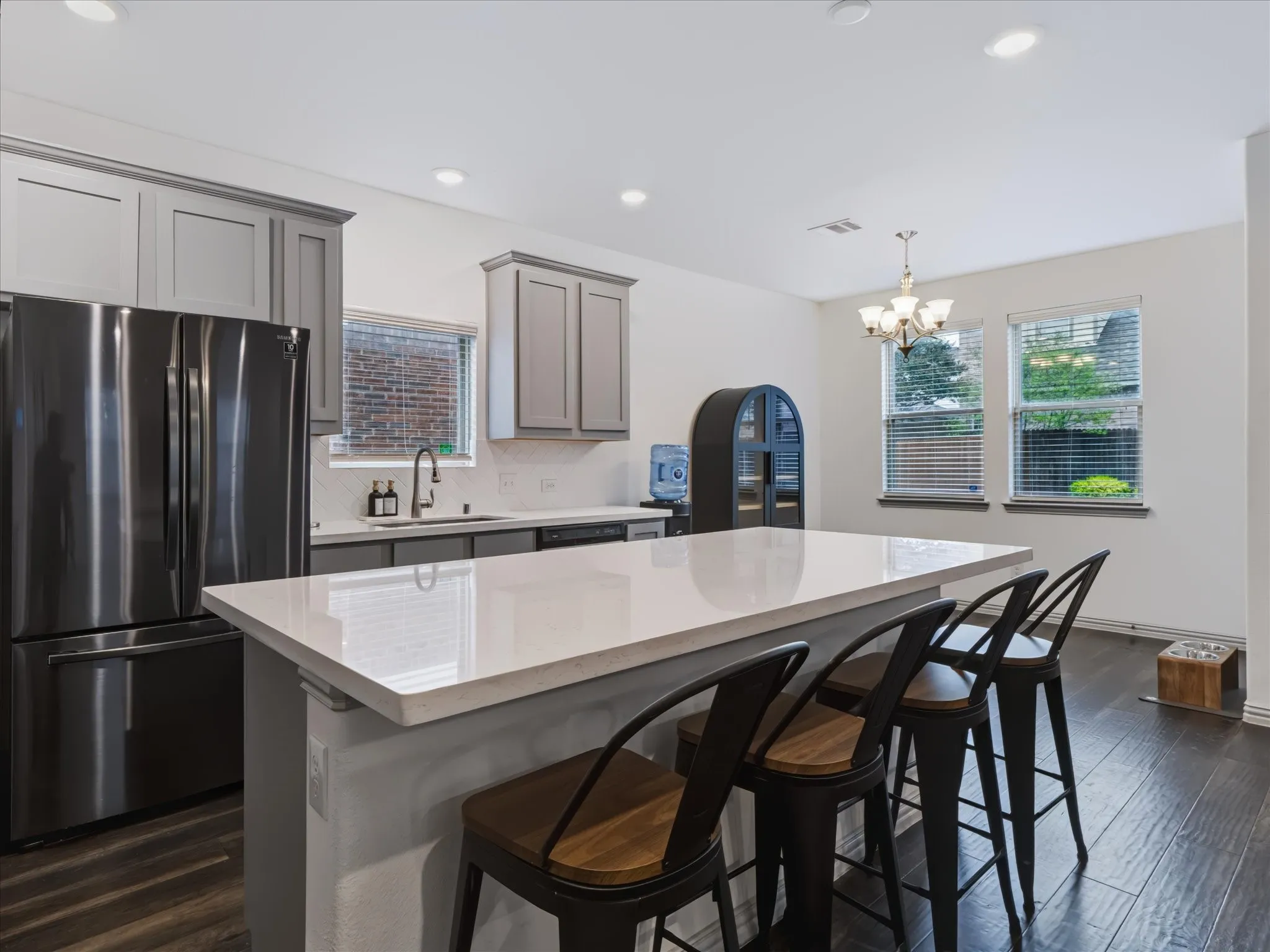 Single Family Residence For Sale in Denton County , 1387 Bonanza Lane, Lewisville, Texas 75077, 3 Bedroom, 3 Bathroom, 2 Garage spaces, 2,034 Sqft, built in 2019, mls#21395215, Real Estate Agent in Lewisville, Homes For Sale in Denton county, Homes For Sale in Lewisville, Realtor in Lewisville Texas, Real Estate Brokerage Independent Realty Texas, Luminita Cordes Realtor
