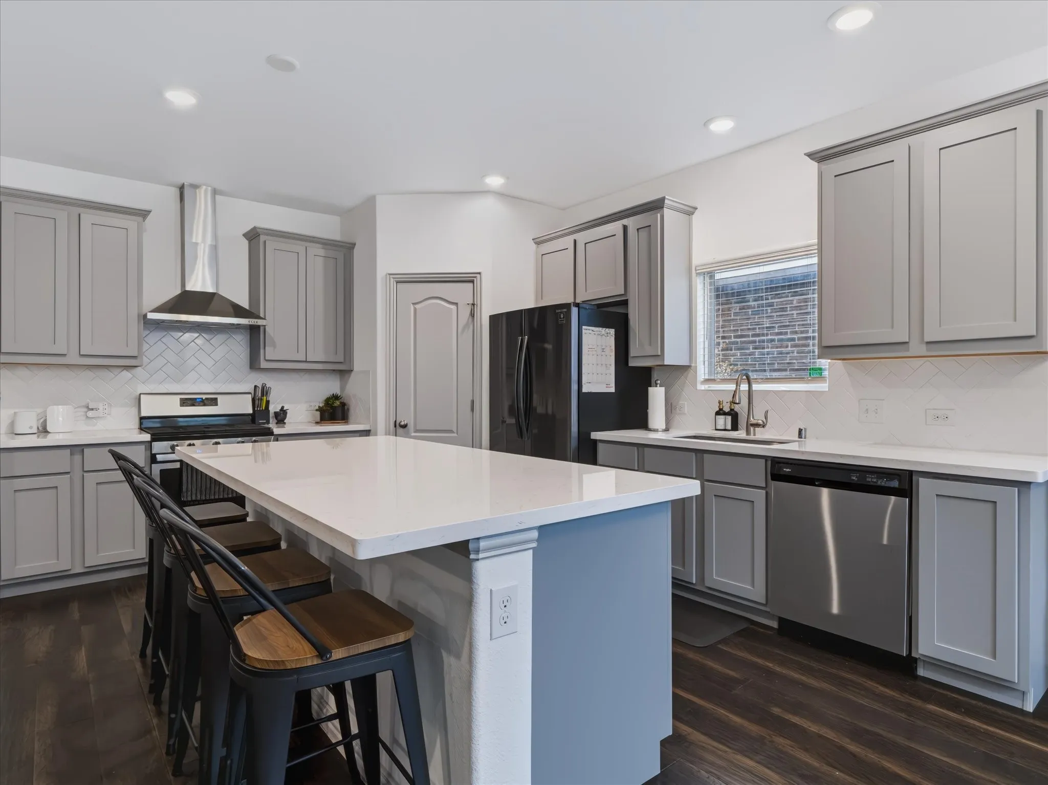 Single Family Residence For Sale in Denton County , 1387 Bonanza Lane, Lewisville, Texas 75077, 3 Bedroom, 3 Bathroom, 2 Garage spaces, 2,034 Sqft, built in 2019, mls#21395215, Real Estate Agent in Lewisville, Homes For Sale in Denton county, Homes For Sale in Lewisville, Realtor in Lewisville Texas, Real Estate Brokerage Independent Realty Texas, Luminita Cordes Realtor