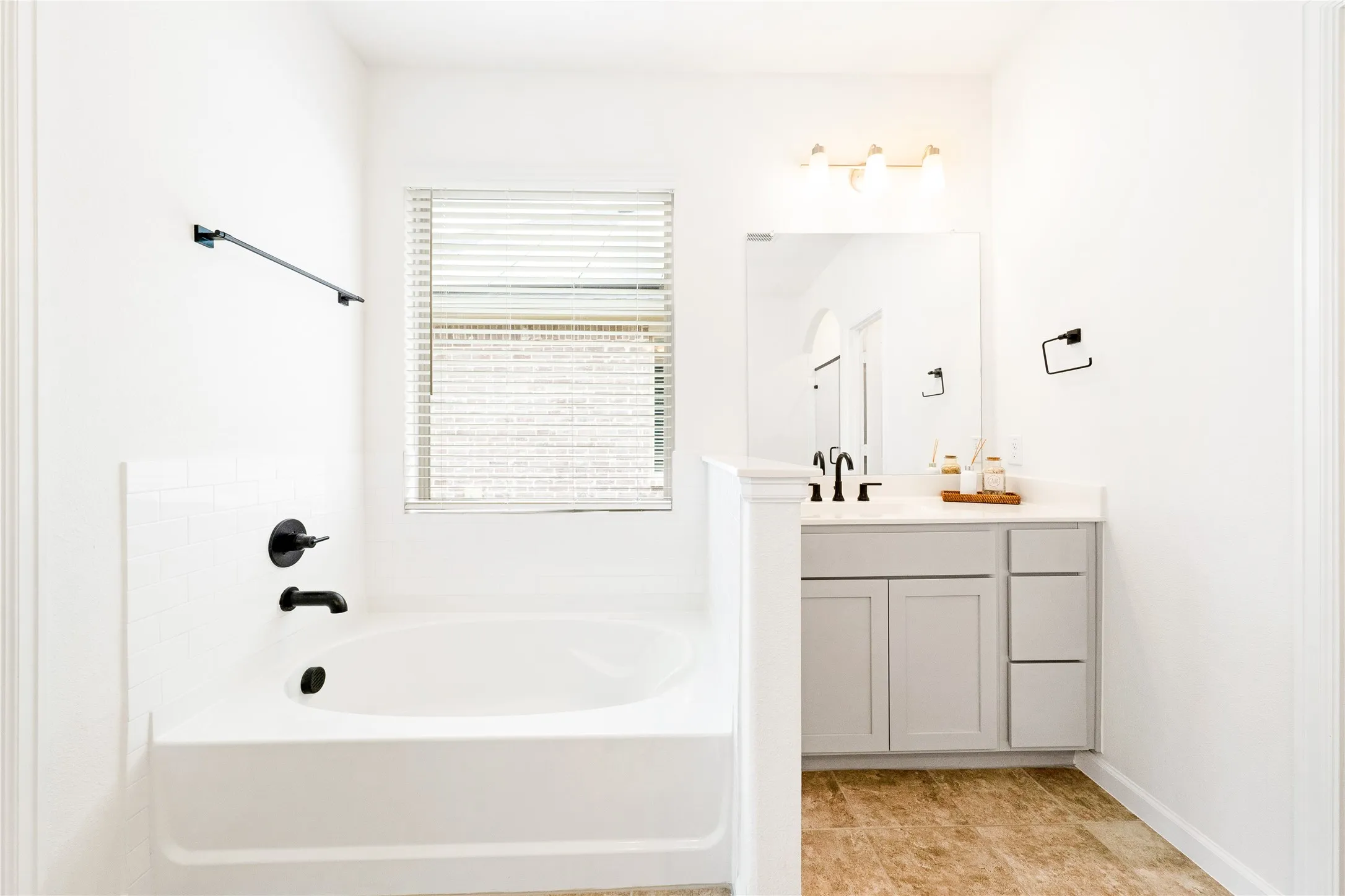 Single Family Residence For Sale in Denton County , 16513 Garden Drive, Celina, Texas 75009, 4 Bedroom, 3 Bathroom, 2 Garage spaces, 2,342 Sqft, built in 2022, mls#21395809, Real Estate Agent in Celina, Homes For Sale in Denton county, Homes For Sale in Celina, Realtor in Celina Texas, Real Estate Brokerage Independent Realty Texas, Luminita Cordes Realtor