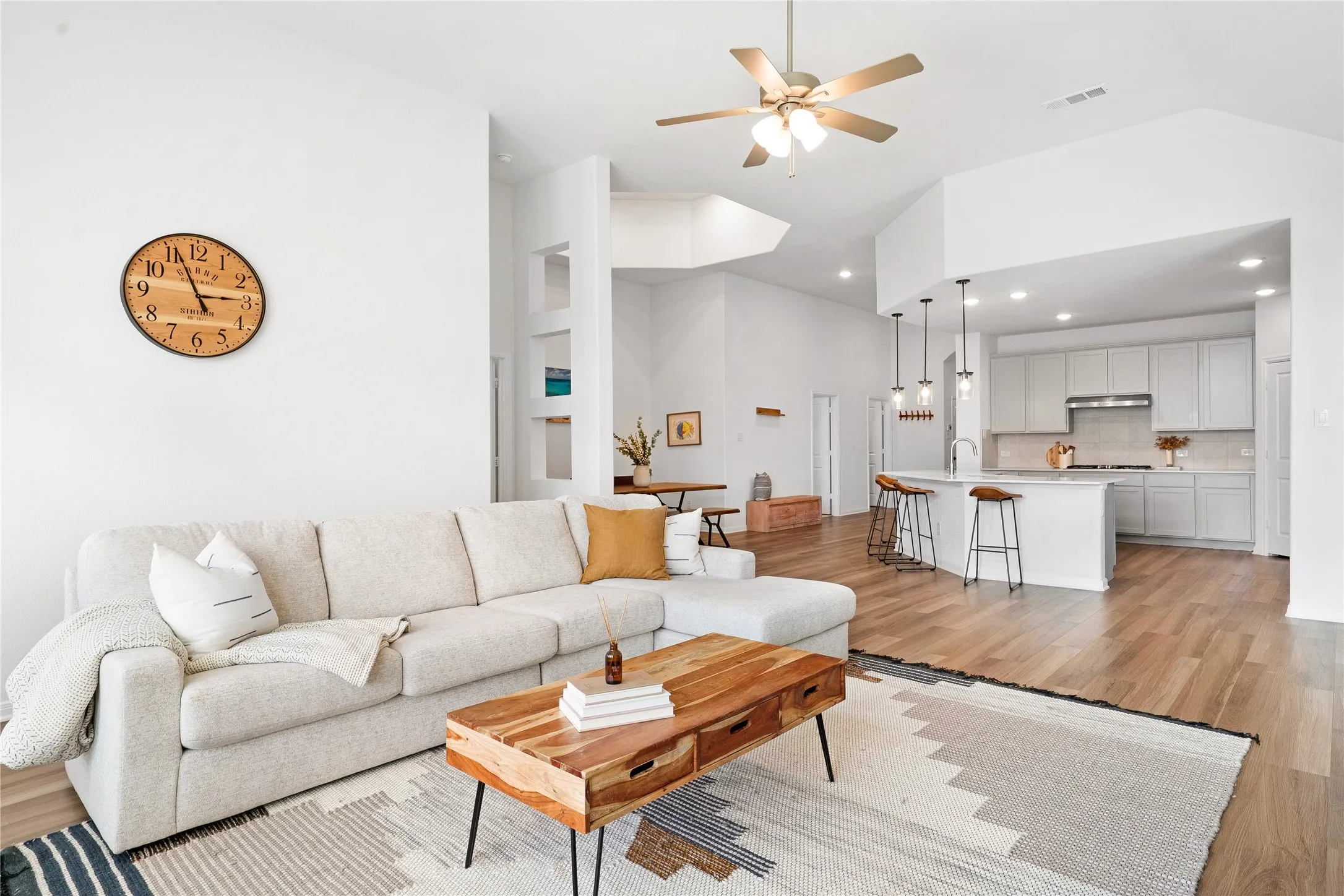 Single Family Residence For Sale in Denton County , 16513 Garden Drive, Celina, Texas 75009, 4 Bedroom, 3 Bathroom, 2 Garage spaces, 2,342 Sqft, built in 2022, mls#21395809, Real Estate Agent in Celina, Homes For Sale in Denton county, Homes For Sale in Celina, Realtor in Celina Texas, Real Estate Brokerage Independent Realty Texas, Luminita Cordes Realtor