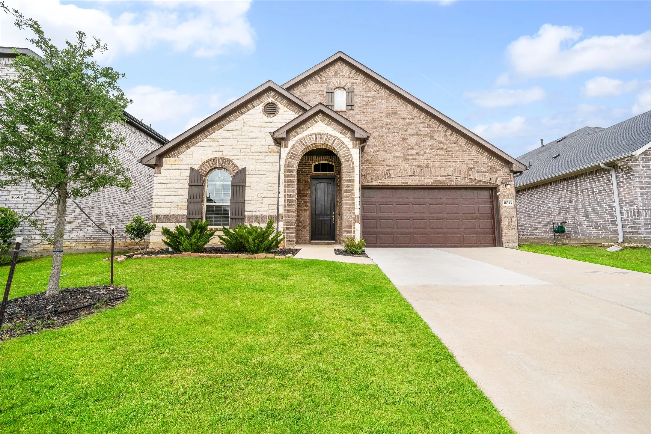 Single Family Residence For Sale in Denton County , 16513 Garden Drive, Celina, Texas 75009, 4 Bedroom, 3 Bathroom, 2 Garage spaces, 2,342 Sqft, built in 2022, mls#21395809, Real Estate Agent in Celina, Homes For Sale in Denton county, Homes For Sale in Celina, Realtor in Celina Texas, Real Estate Brokerage Independent Realty Texas, Luminita Cordes Realtor