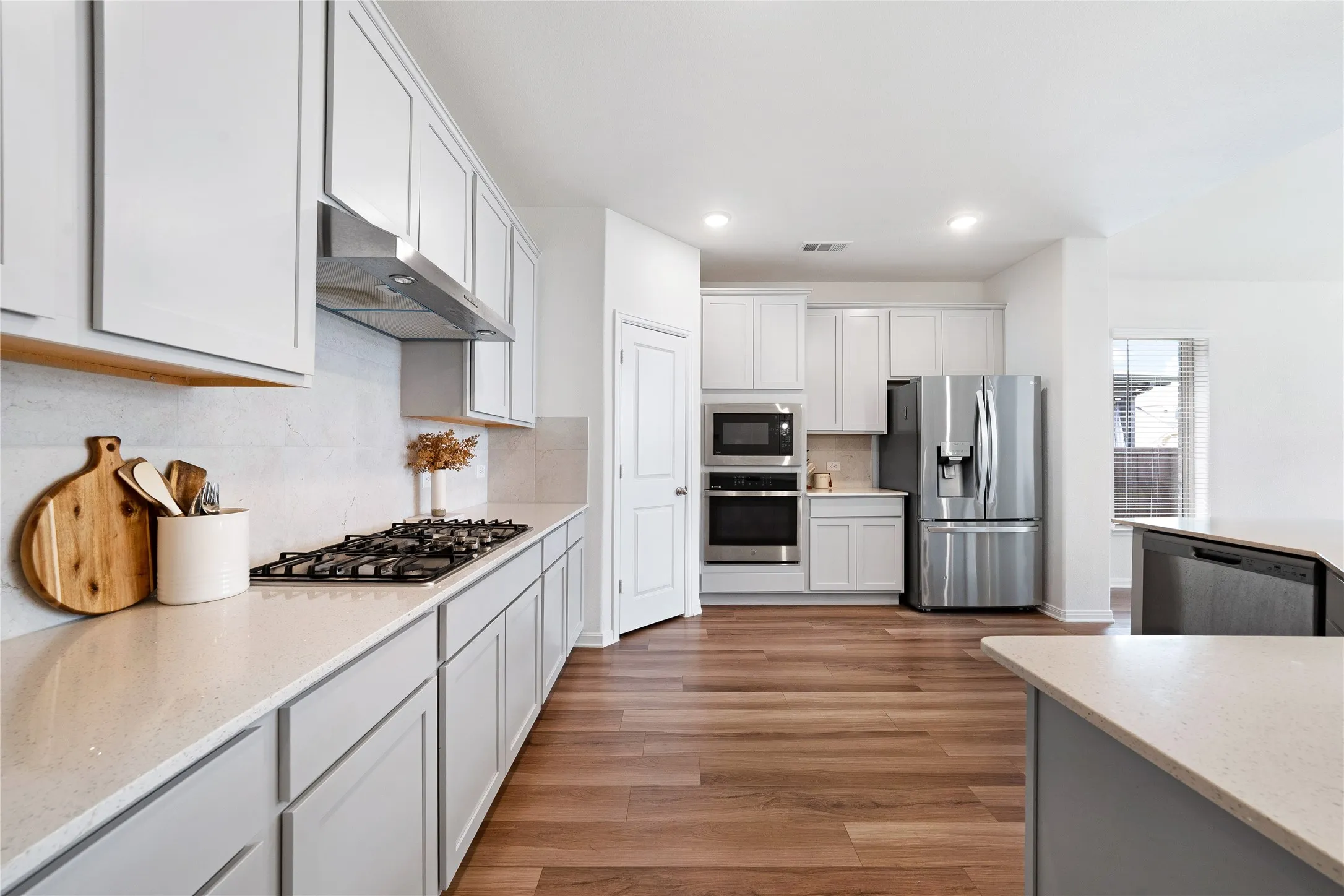 Single Family Residence For Sale in Denton County , 16513 Garden Drive, Celina, Texas 75009, 4 Bedroom, 3 Bathroom, 2 Garage spaces, 2,342 Sqft, built in 2022, mls#21395809, Real Estate Agent in Celina, Homes For Sale in Denton county, Homes For Sale in Celina, Realtor in Celina Texas, Real Estate Brokerage Independent Realty Texas, Luminita Cordes Realtor