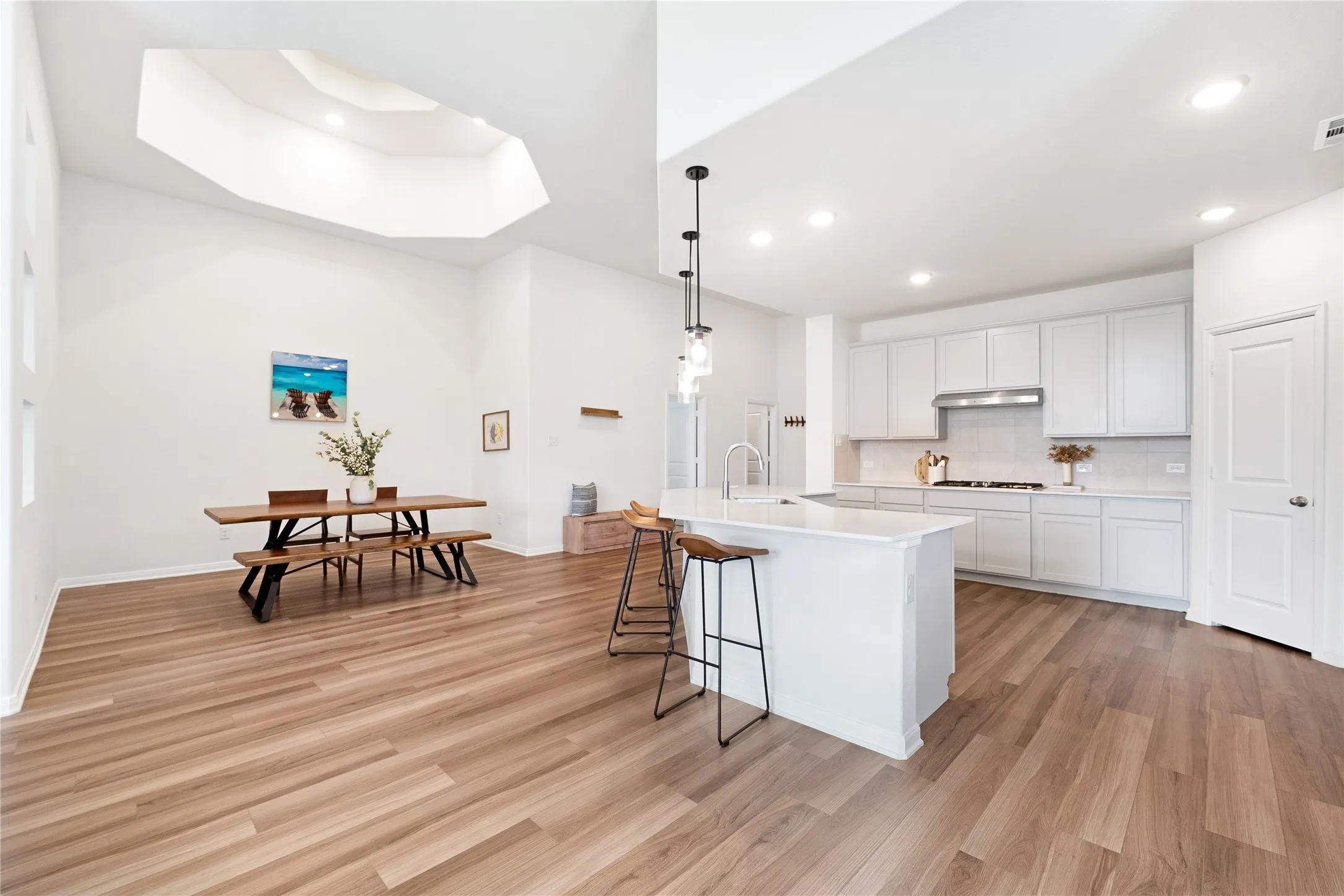 Single Family Residence For Sale in Denton County , 16513 Garden Drive, Celina, Texas 75009, 4 Bedroom, 3 Bathroom, 2 Garage spaces, 2,342 Sqft, built in 2022, mls#21395809, Real Estate Agent in Celina, Homes For Sale in Denton county, Homes For Sale in Celina, Realtor in Celina Texas, Real Estate Brokerage Independent Realty Texas, Luminita Cordes Realtor