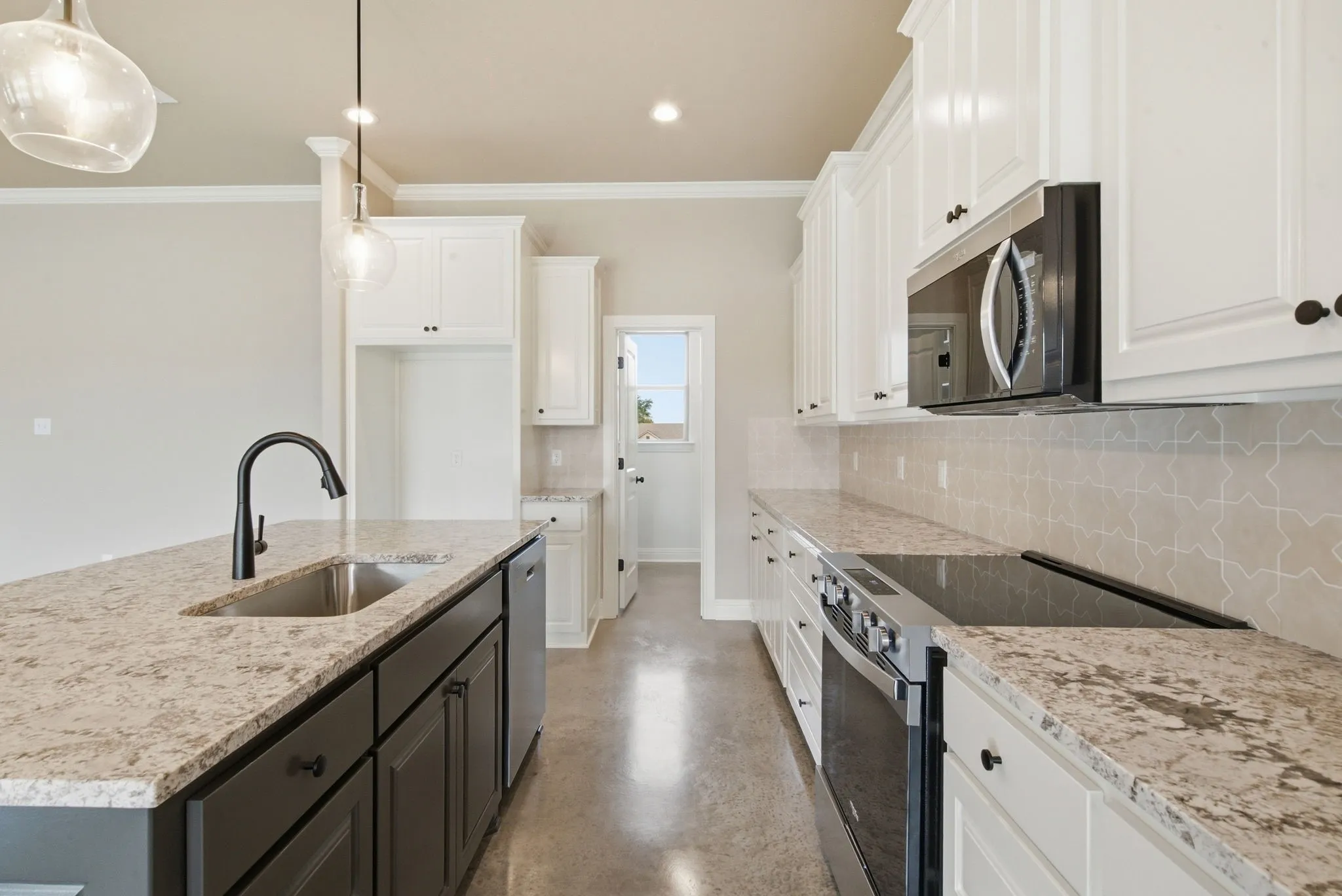 Single Family Residence For Sale in Parker County , 125 Graystone Drive, Weatherford, Texas 76087, 4 Bedroom, 2 Bathroom, 1 Garage spaces, 2,121 Sqft, built in 2026, mls#21401981, Real Estate Agent in Weatherford, Homes For Sale in Parker county, Homes For Sale in Weatherford, Realtor in Weatherford Texas, Real Estate Brokerage Independent Realty Texas, Luminita Cordes Realtor
