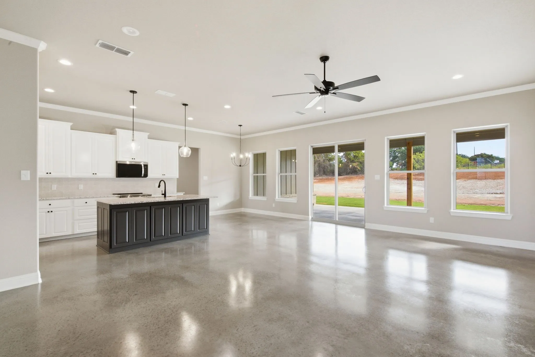 Single Family Residence For Sale in Parker County , 125 Graystone Drive, Weatherford, Texas 76087, 4 Bedroom, 2 Bathroom, 1 Garage spaces, 2,121 Sqft, built in 2026, mls#21401981, Real Estate Agent in Weatherford, Homes For Sale in Parker county, Homes For Sale in Weatherford, Realtor in Weatherford Texas, Real Estate Brokerage Independent Realty Texas, Luminita Cordes Realtor
