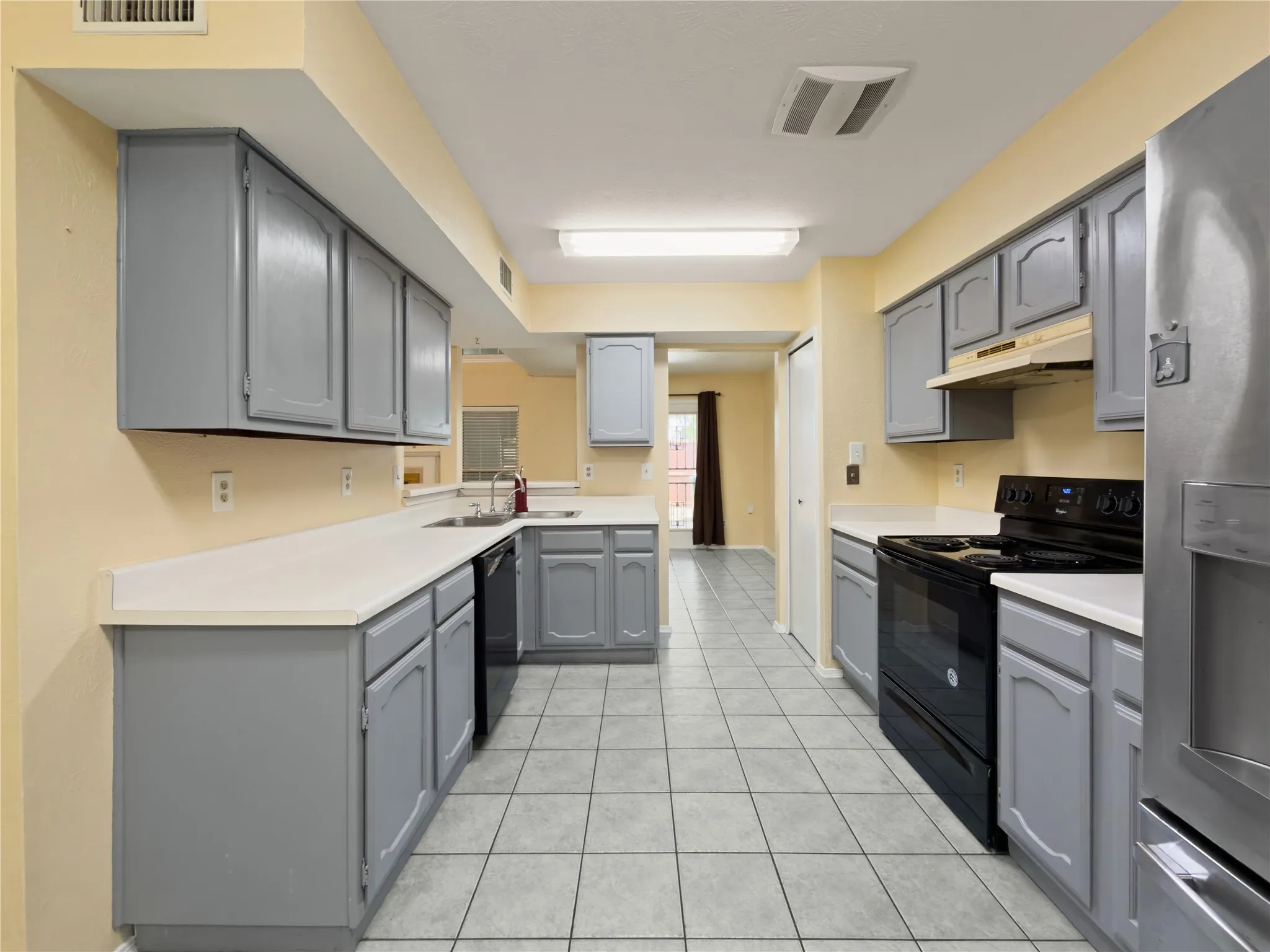 Single Family Residence For Sale in Tarrant County , 2426 Sutton Drive, Arlington, Texas 76018, 3 Bedroom, 2 Bathroom, 2 Garage spaces, 1,444 Sqft, built in 1984, mls#21401997, Real Estate Agent in Arlington, Homes For Sale in Tarrant county, Homes For Sale in Arlington, Realtor in Arlington Texas, Real Estate Brokerage Independent Realty Texas, Luminita Cordes Realtor