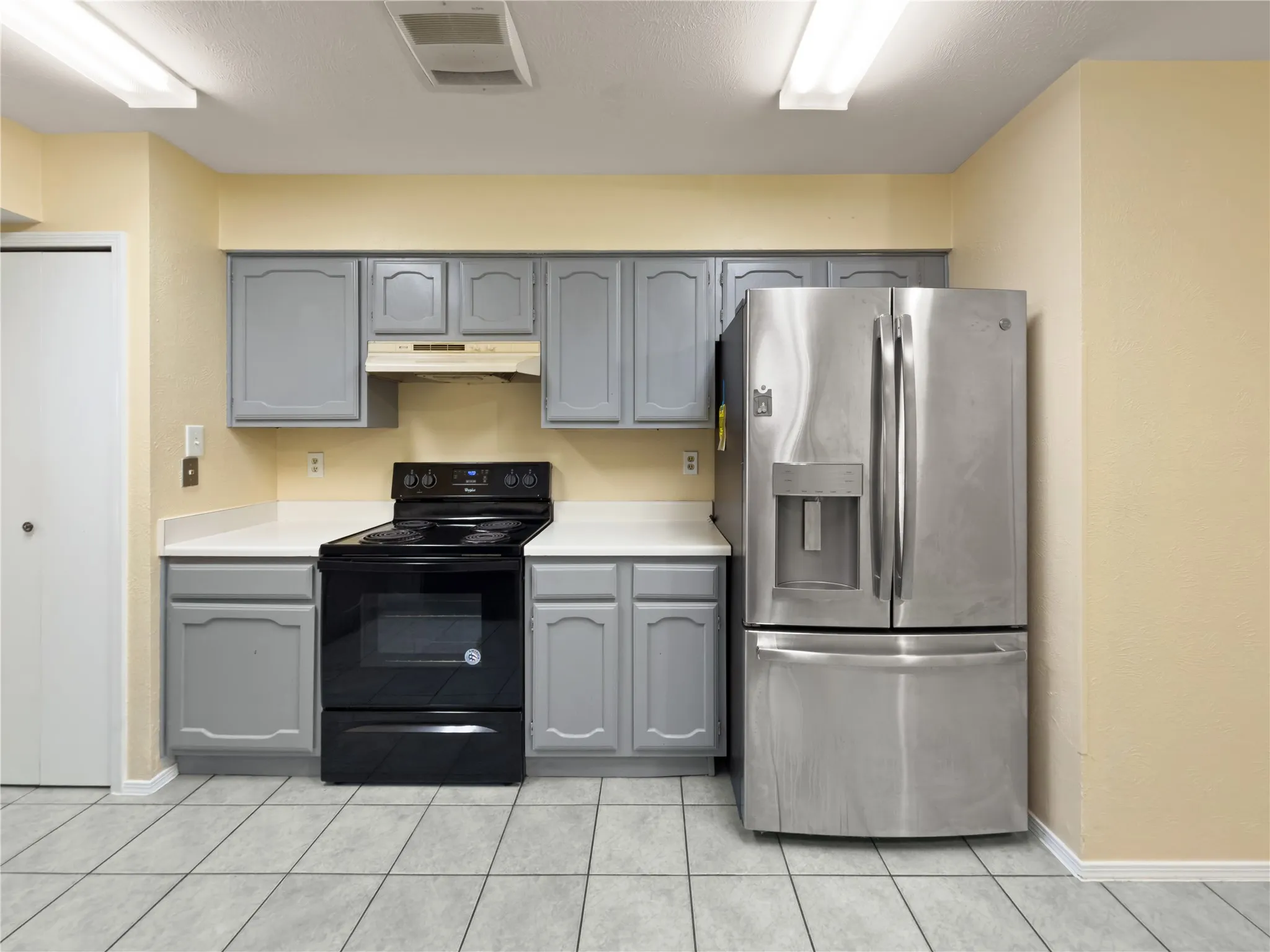 Single Family Residence For Sale in Tarrant County , 2426 Sutton Drive, Arlington, Texas 76018, 3 Bedroom, 2 Bathroom, 2 Garage spaces, 1,444 Sqft, built in 1984, mls#21401997, Real Estate Agent in Arlington, Homes For Sale in Tarrant county, Homes For Sale in Arlington, Realtor in Arlington Texas, Real Estate Brokerage Independent Realty Texas, Luminita Cordes Realtor