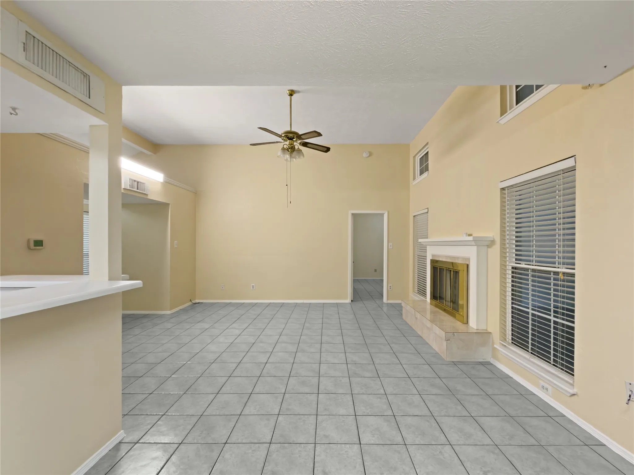 Single Family Residence For Sale in Tarrant County , 2426 Sutton Drive, Arlington, Texas 76018, 3 Bedroom, 2 Bathroom, 2 Garage spaces, 1,444 Sqft, built in 1984, mls#21401997, Real Estate Agent in Arlington, Homes For Sale in Tarrant county, Homes For Sale in Arlington, Realtor in Arlington Texas, Real Estate Brokerage Independent Realty Texas, Luminita Cordes Realtor