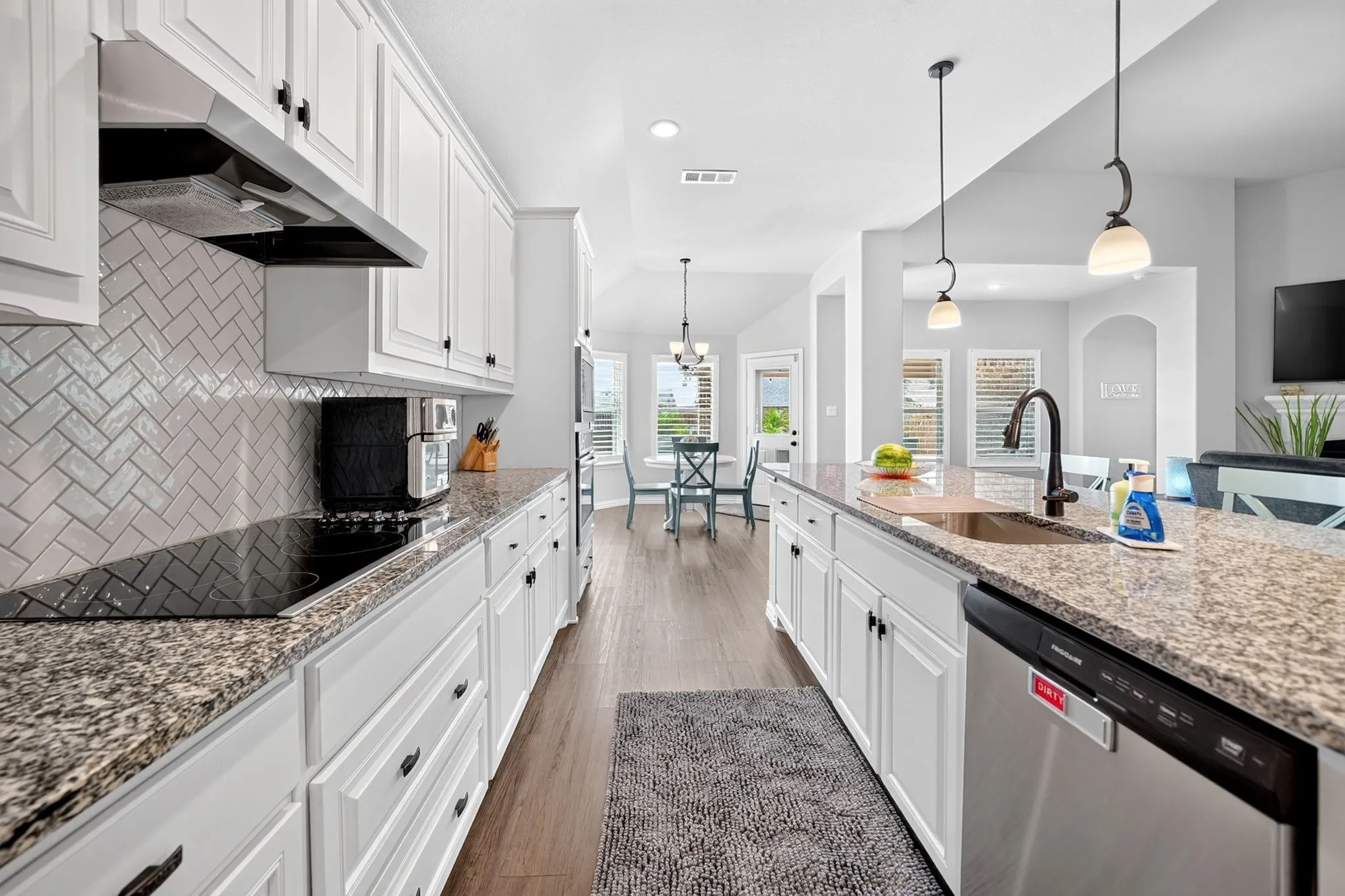 Single Family Residence For Sale in Parker County , 1528 Sidewinder Trail, Weatherford, Texas 76087, 4 Bedroom, 3 Bathroom, 2 Garage spaces, 2,629 Sqft, built in 2021, mls#21397779, Real Estate Agent in Weatherford, Homes For Sale in Parker county, Homes For Sale in Weatherford, Realtor in Weatherford Texas, Real Estate Brokerage Independent Realty Texas, Luminita Cordes Realtor
