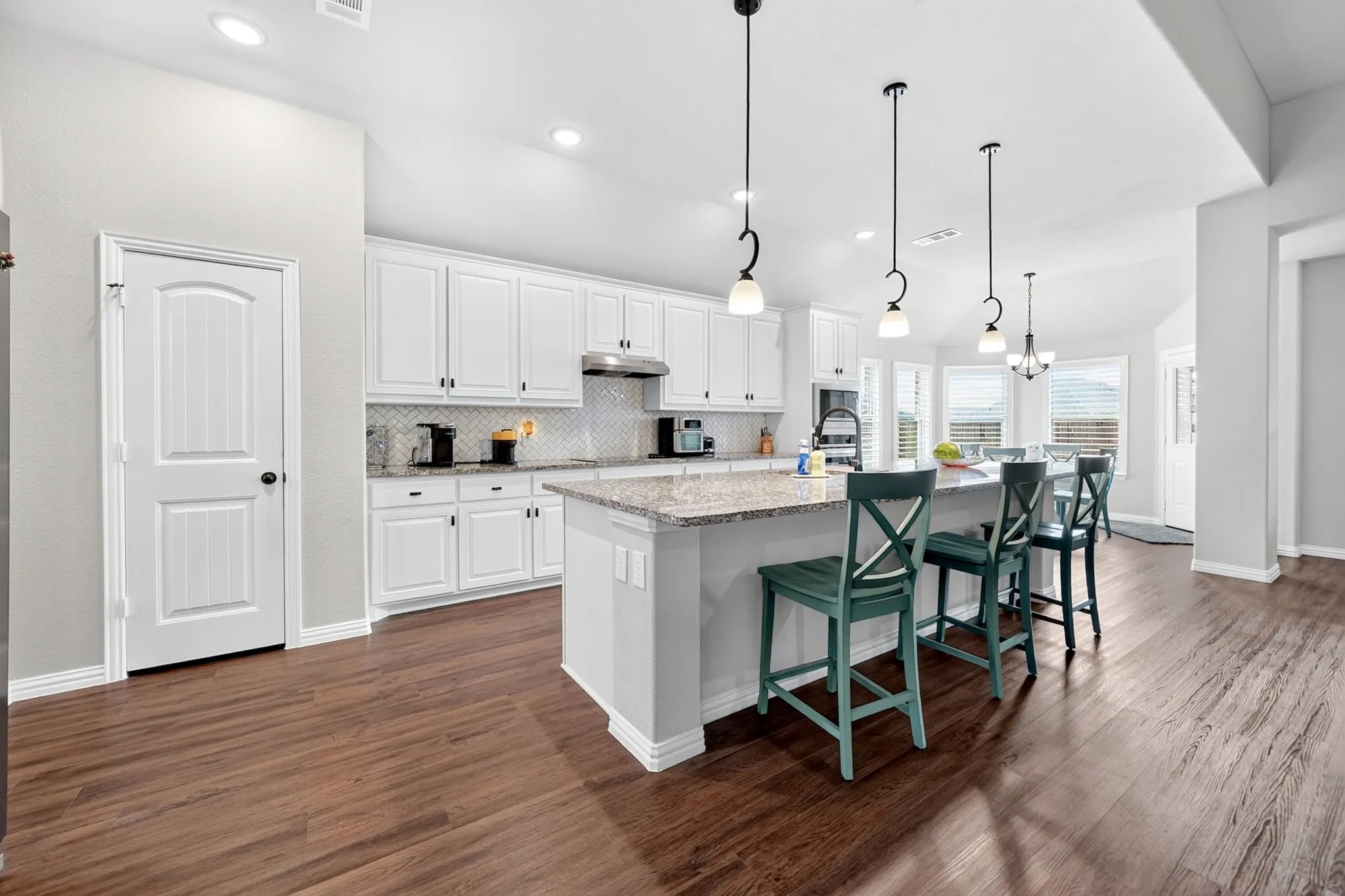 Single Family Residence For Sale in Parker County , 1528 Sidewinder Trail, Weatherford, Texas 76087, 4 Bedroom, 3 Bathroom, 2 Garage spaces, 2,629 Sqft, built in 2021, mls#21397779, Real Estate Agent in Weatherford, Homes For Sale in Parker county, Homes For Sale in Weatherford, Realtor in Weatherford Texas, Real Estate Brokerage Independent Realty Texas, Luminita Cordes Realtor