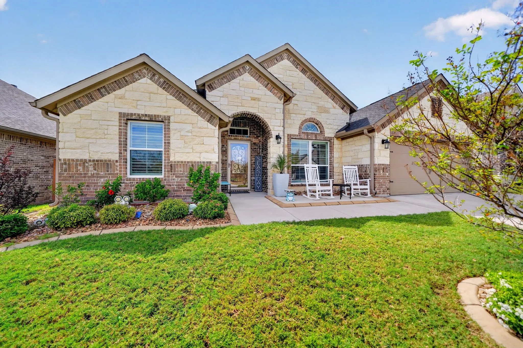 Single Family Residence For Sale in Parker County , 1528 Sidewinder Trail, Weatherford, Texas 76087, 4 Bedroom, 3 Bathroom, 2 Garage spaces, 2,629 Sqft, built in 2021, mls#21397779, Real Estate Agent in Weatherford, Homes For Sale in Parker county, Homes For Sale in Weatherford, Realtor in Weatherford Texas, Real Estate Brokerage Independent Realty Texas, Luminita Cordes Realtor