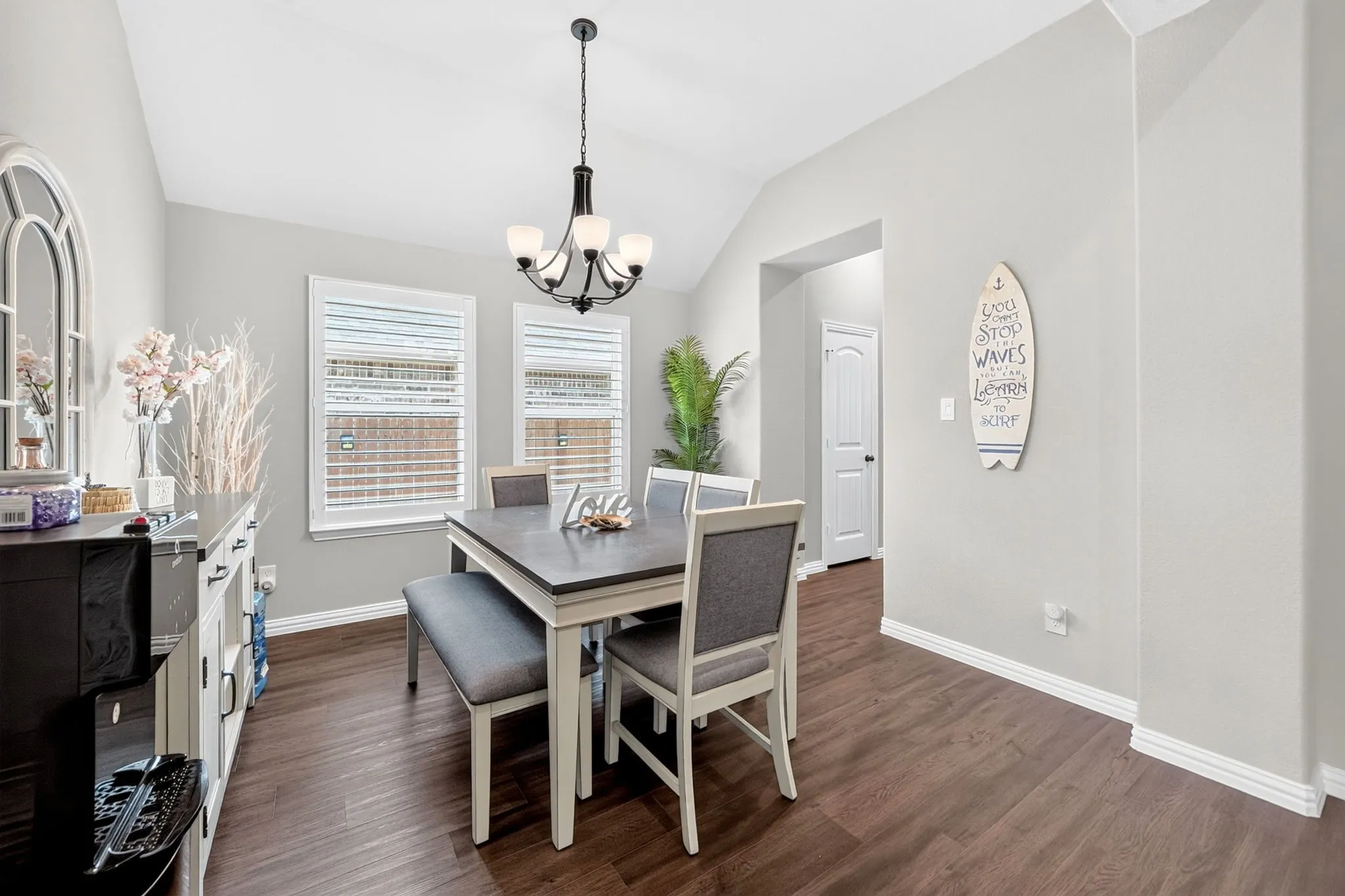 Single Family Residence For Sale in Parker County , 1528 Sidewinder Trail, Weatherford, Texas 76087, 4 Bedroom, 3 Bathroom, 2 Garage spaces, 2,629 Sqft, built in 2021, mls#21397779, Real Estate Agent in Weatherford, Homes For Sale in Parker county, Homes For Sale in Weatherford, Realtor in Weatherford Texas, Real Estate Brokerage Independent Realty Texas, Luminita Cordes Realtor