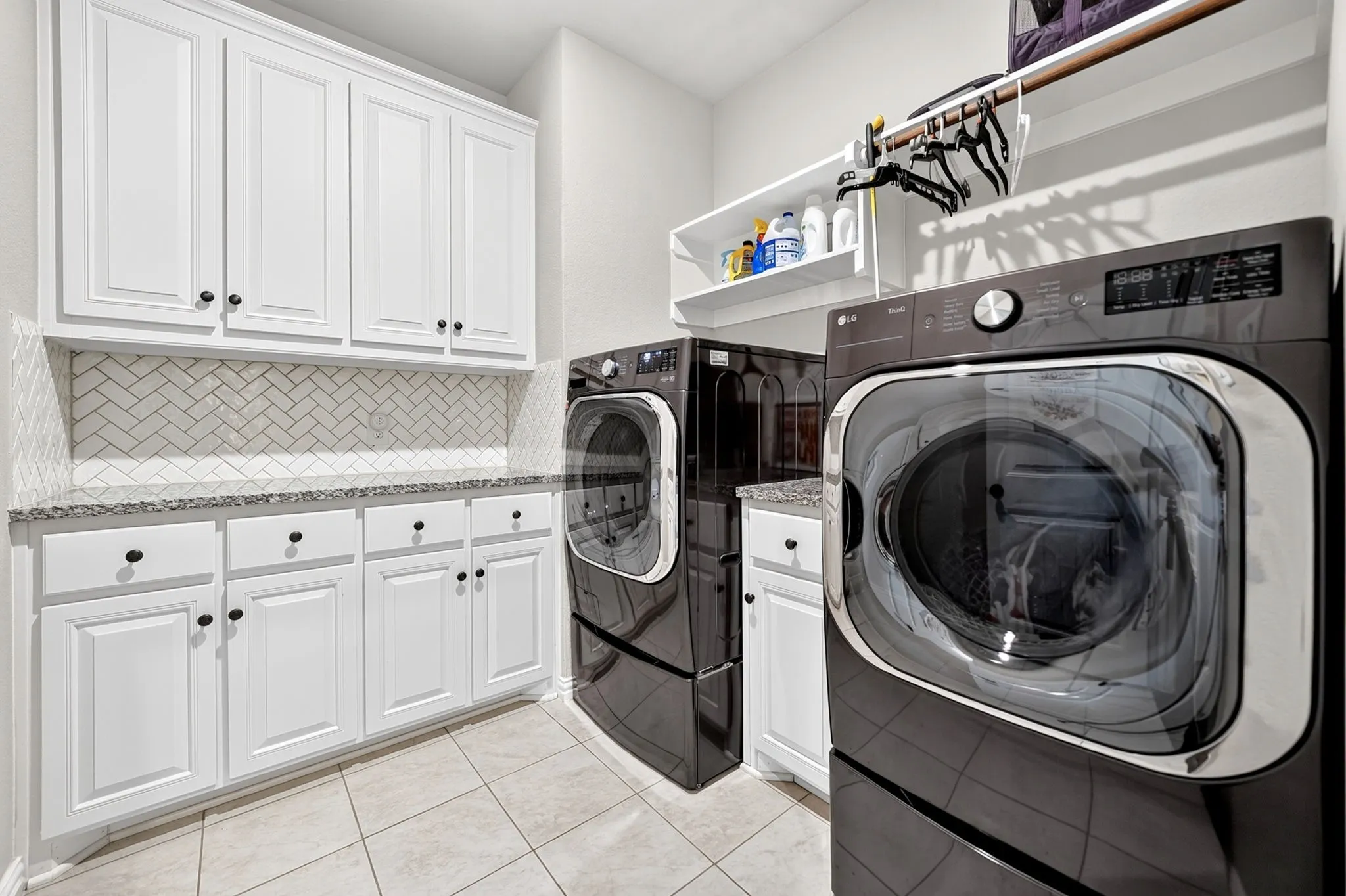 Single Family Residence For Sale in Parker County , 1528 Sidewinder Trail, Weatherford, Texas 76087, 4 Bedroom, 3 Bathroom, 2 Garage spaces, 2,629 Sqft, built in 2021, mls#21397779, Real Estate Agent in Weatherford, Homes For Sale in Parker county, Homes For Sale in Weatherford, Realtor in Weatherford Texas, Real Estate Brokerage Independent Realty Texas, Luminita Cordes Realtor