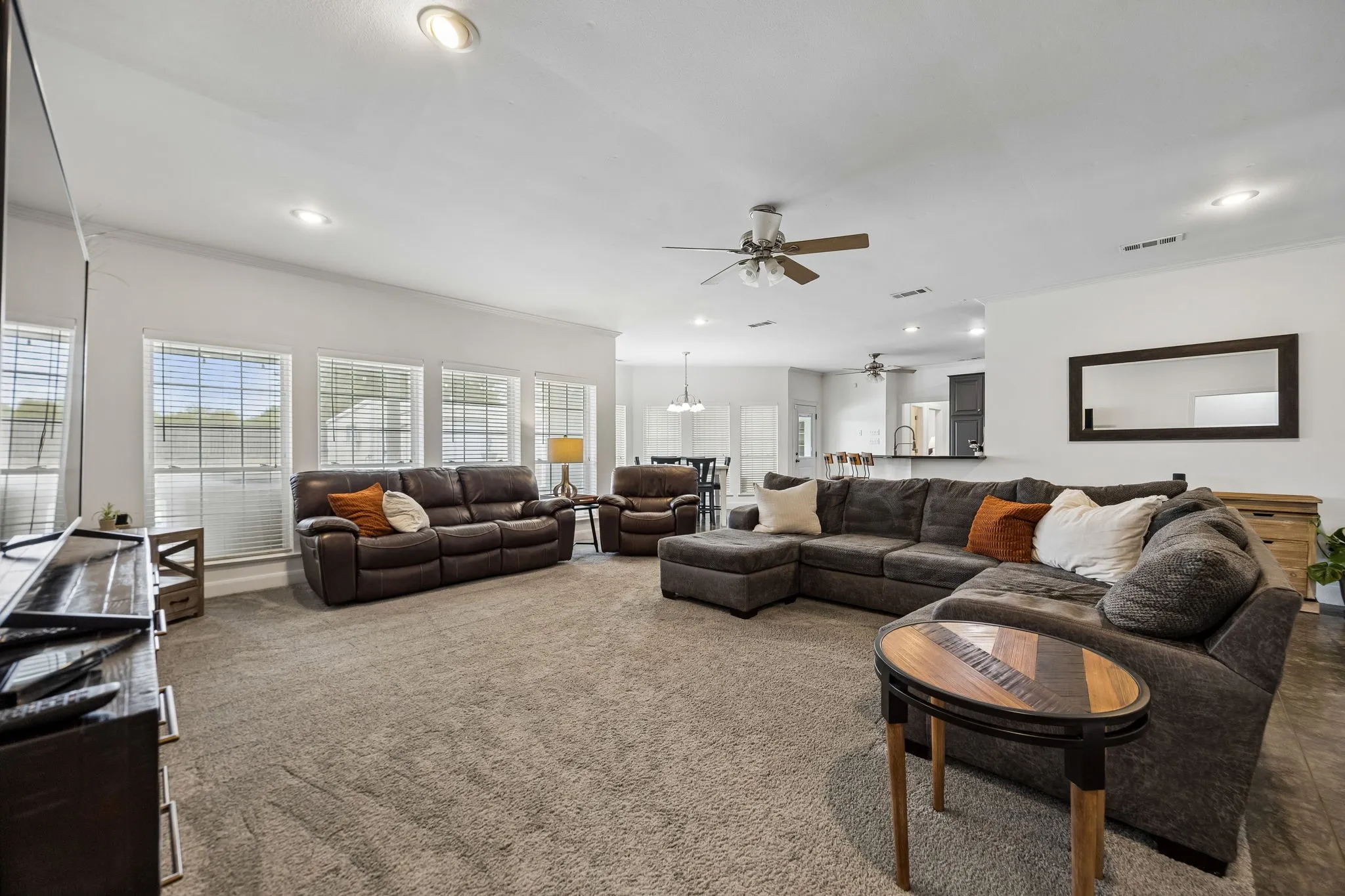 Single Family Residence For Sale in Fannin County , 107 N Westlake Drive, Leonard, Texas 75452, 4 Bedroom, 4 Bathroom, 2 Garage spaces, 3,371 Sqft, built in 2000, mls#21398565, Real Estate Agent in Leonard, Homes For Sale in Fannin county, Homes For Sale in Leonard, Realtor in Leonard Texas, Real Estate Brokerage Independent Realty Texas, Luminita Cordes Realtor