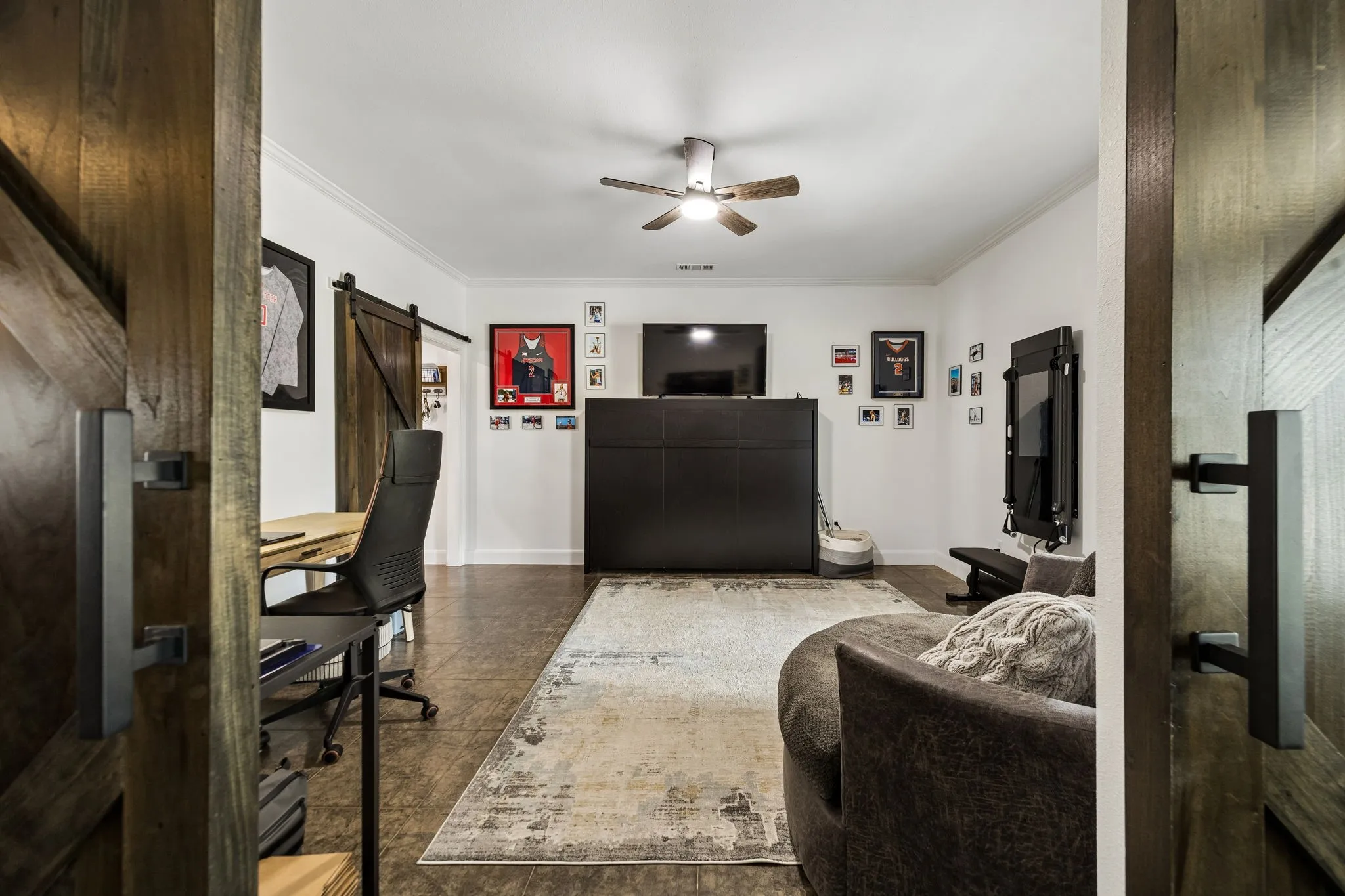 Single Family Residence For Sale in Fannin County , 107 N Westlake Drive, Leonard, Texas 75452, 4 Bedroom, 4 Bathroom, 2 Garage spaces, 3,371 Sqft, built in 2000, mls#21398565, Real Estate Agent in Leonard, Homes For Sale in Fannin county, Homes For Sale in Leonard, Realtor in Leonard Texas, Real Estate Brokerage Independent Realty Texas, Luminita Cordes Realtor
