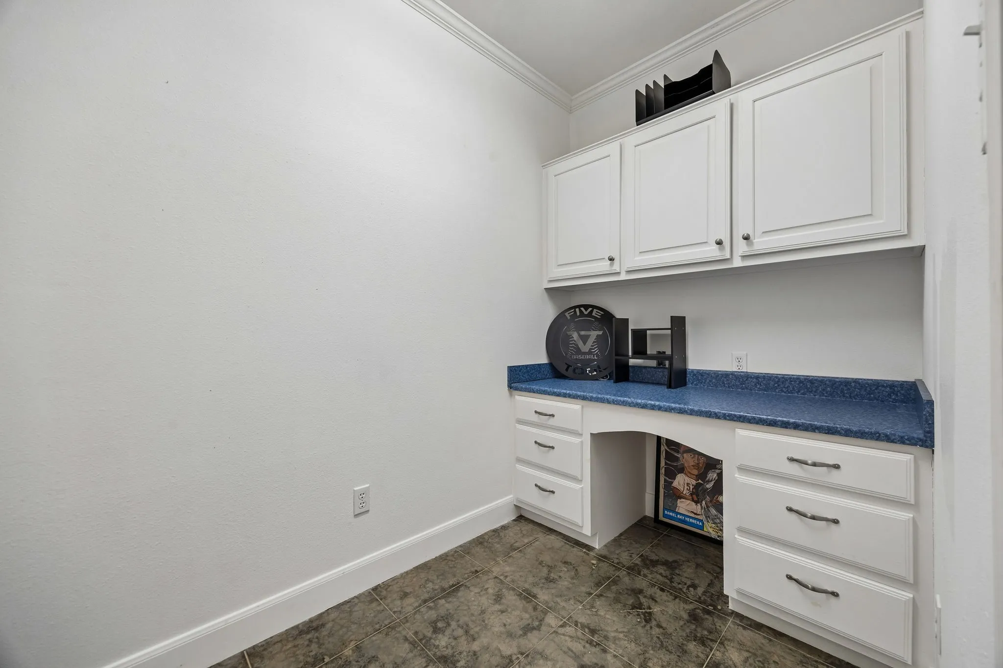Single Family Residence For Sale in Fannin County , 107 N Westlake Drive, Leonard, Texas 75452, 4 Bedroom, 4 Bathroom, 2 Garage spaces, 3,371 Sqft, built in 2000, mls#21398565, Real Estate Agent in Leonard, Homes For Sale in Fannin county, Homes For Sale in Leonard, Realtor in Leonard Texas, Real Estate Brokerage Independent Realty Texas, Luminita Cordes Realtor