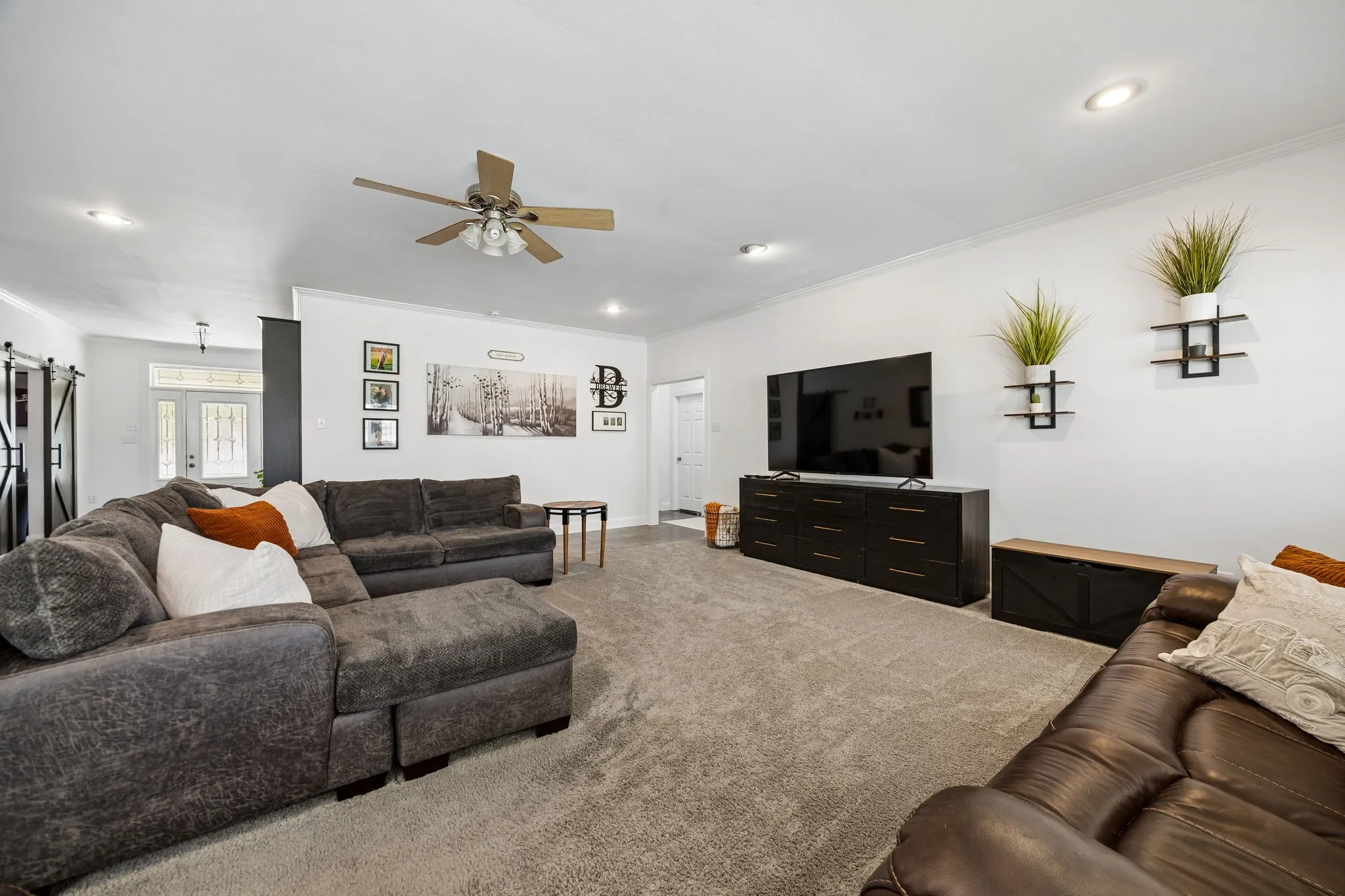 Single Family Residence For Sale in Fannin County , 107 N Westlake Drive, Leonard, Texas 75452, 4 Bedroom, 4 Bathroom, 2 Garage spaces, 3,371 Sqft, built in 2000, mls#21398565, Real Estate Agent in Leonard, Homes For Sale in Fannin county, Homes For Sale in Leonard, Realtor in Leonard Texas, Real Estate Brokerage Independent Realty Texas, Luminita Cordes Realtor