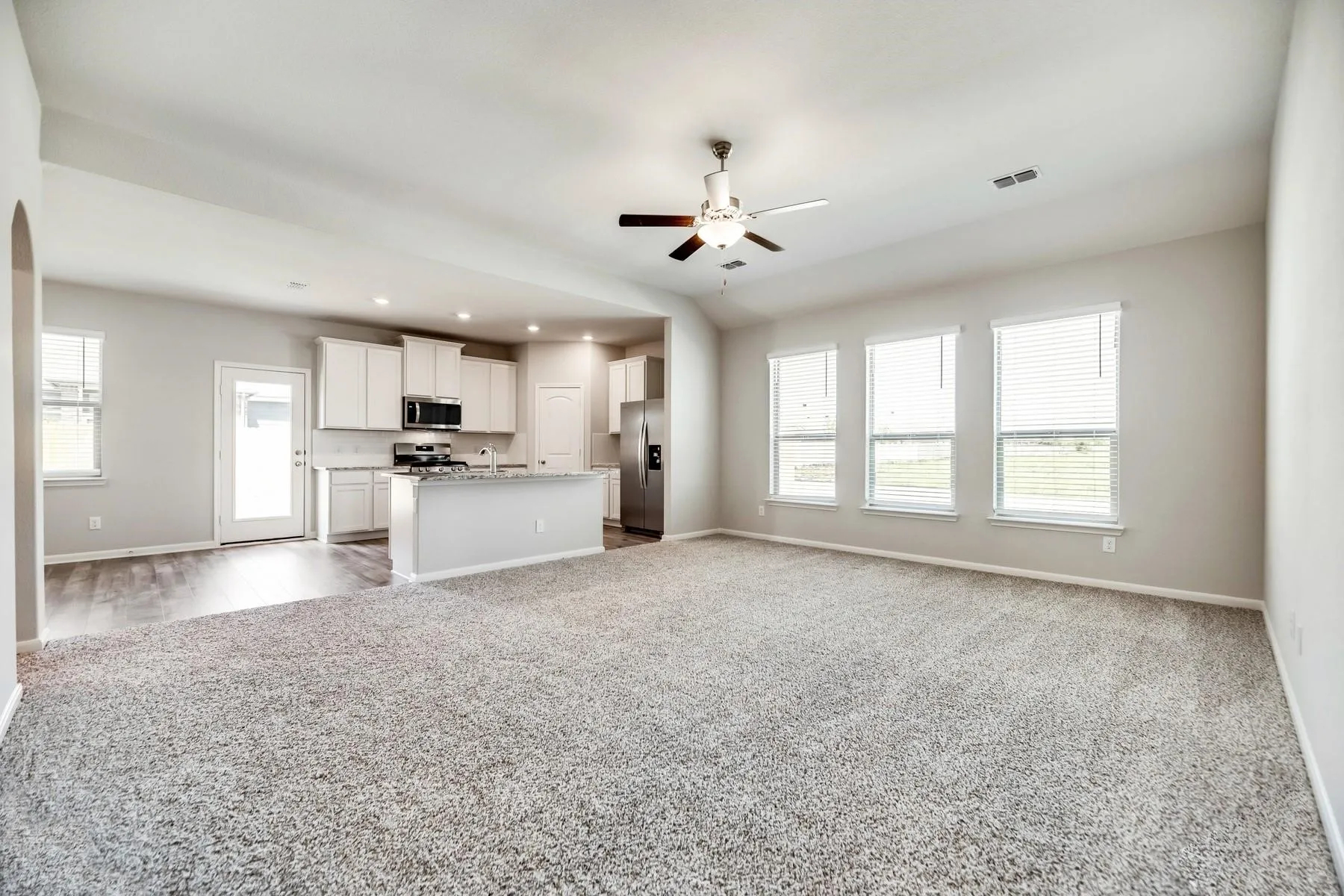 Single Family Residence For Rent in Collin County , 412 Harbor Oaks Drive, Anna, Texas 75409, 4 Bedroom, 2 Bathroom, 2 Garage spaces, 1,811 Sqft, built in 2022, mls#21401963, Real Estate Agent in Anna, Homes For Rent in Collin county, Homes For Rent in Anna, Realtor in Anna Texas, Real Estate Brokerage Independent Realty Texas, Luminita Cordes Realtor